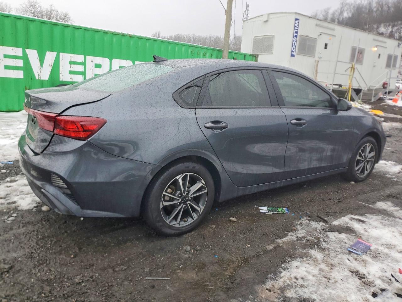 2023 KIA FORTE LX photo 3
