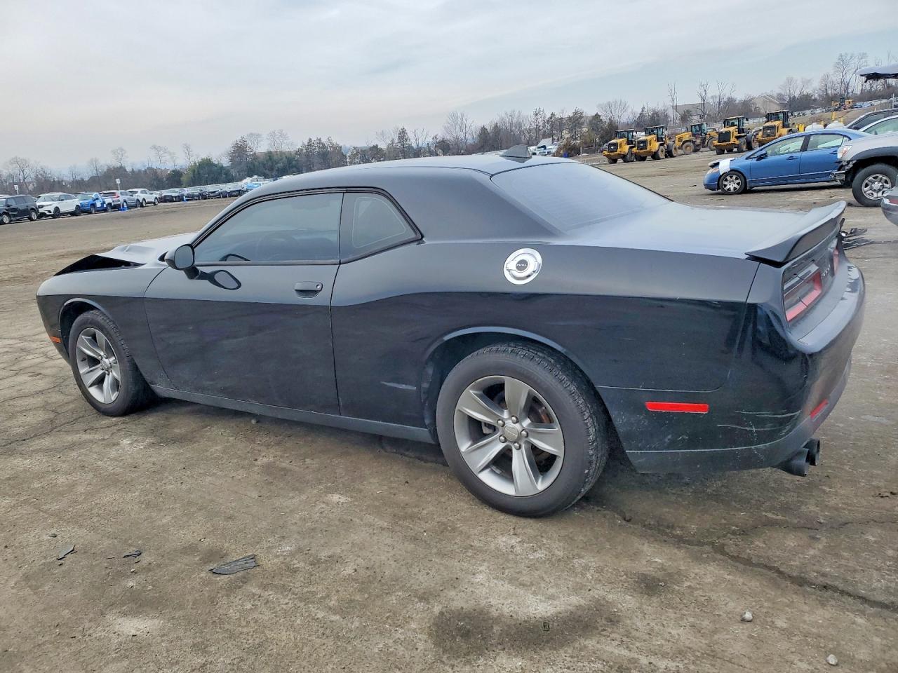 2016 DODGE CHALLENGER SXT photo 2