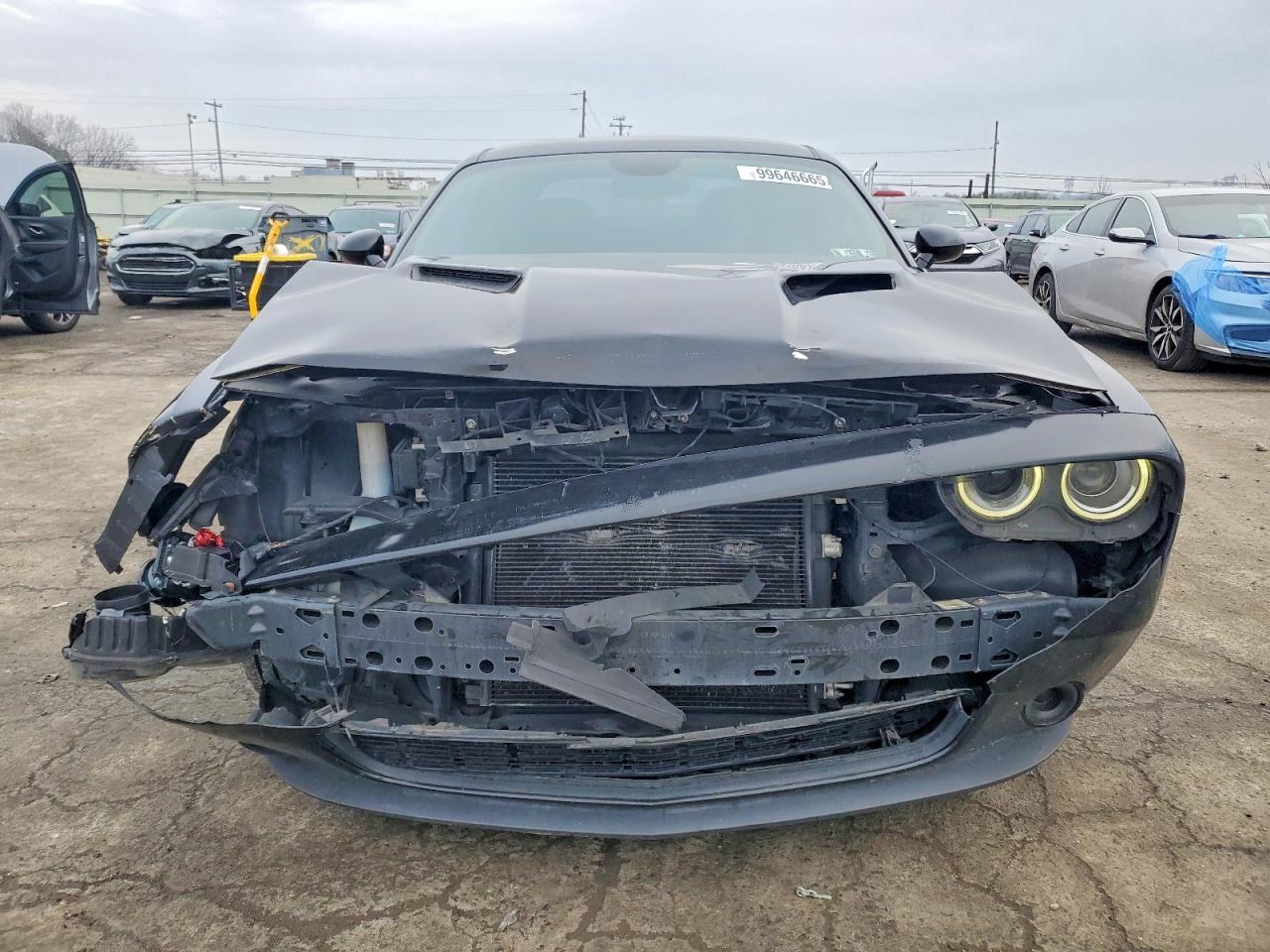 2016 DODGE CHALLENGER SXT photo 5