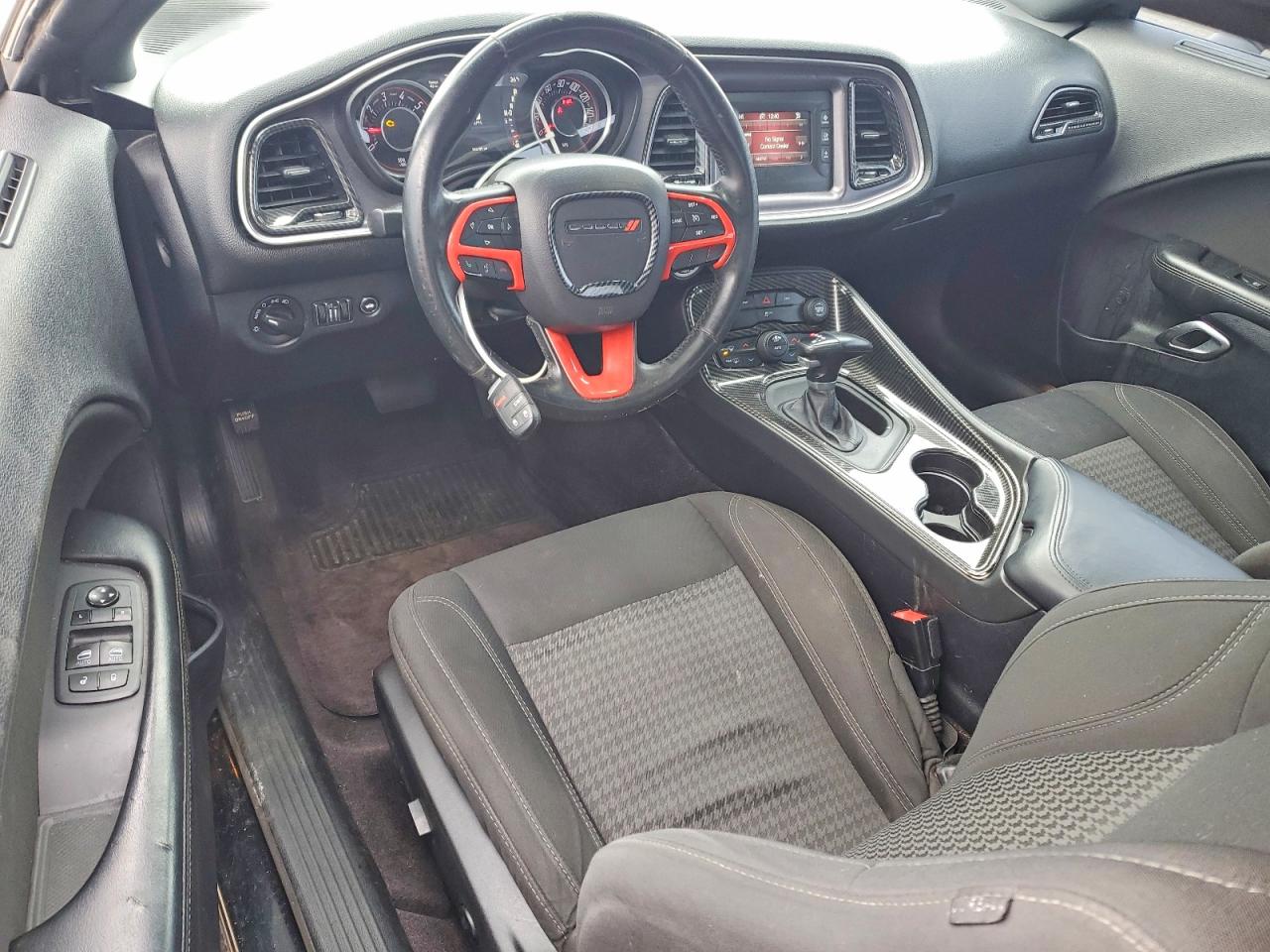 2016 DODGE CHALLENGER SXT photo 8