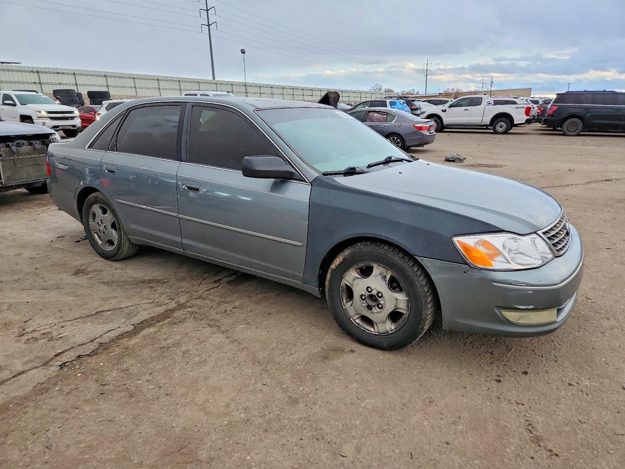 2003 TOYOTA AVALON XL photo 4