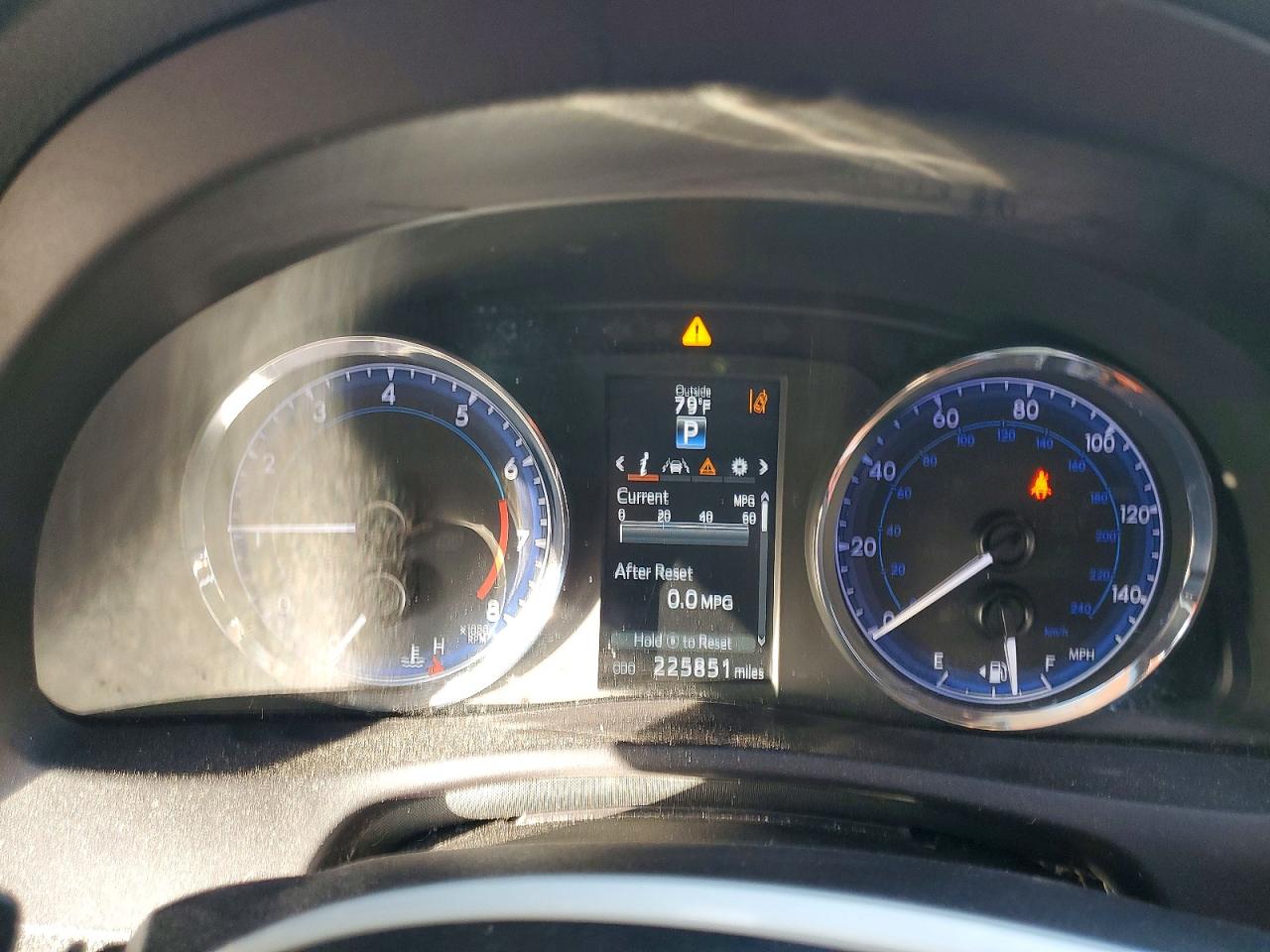 2018 TOYOTA COROLLA L photo 9