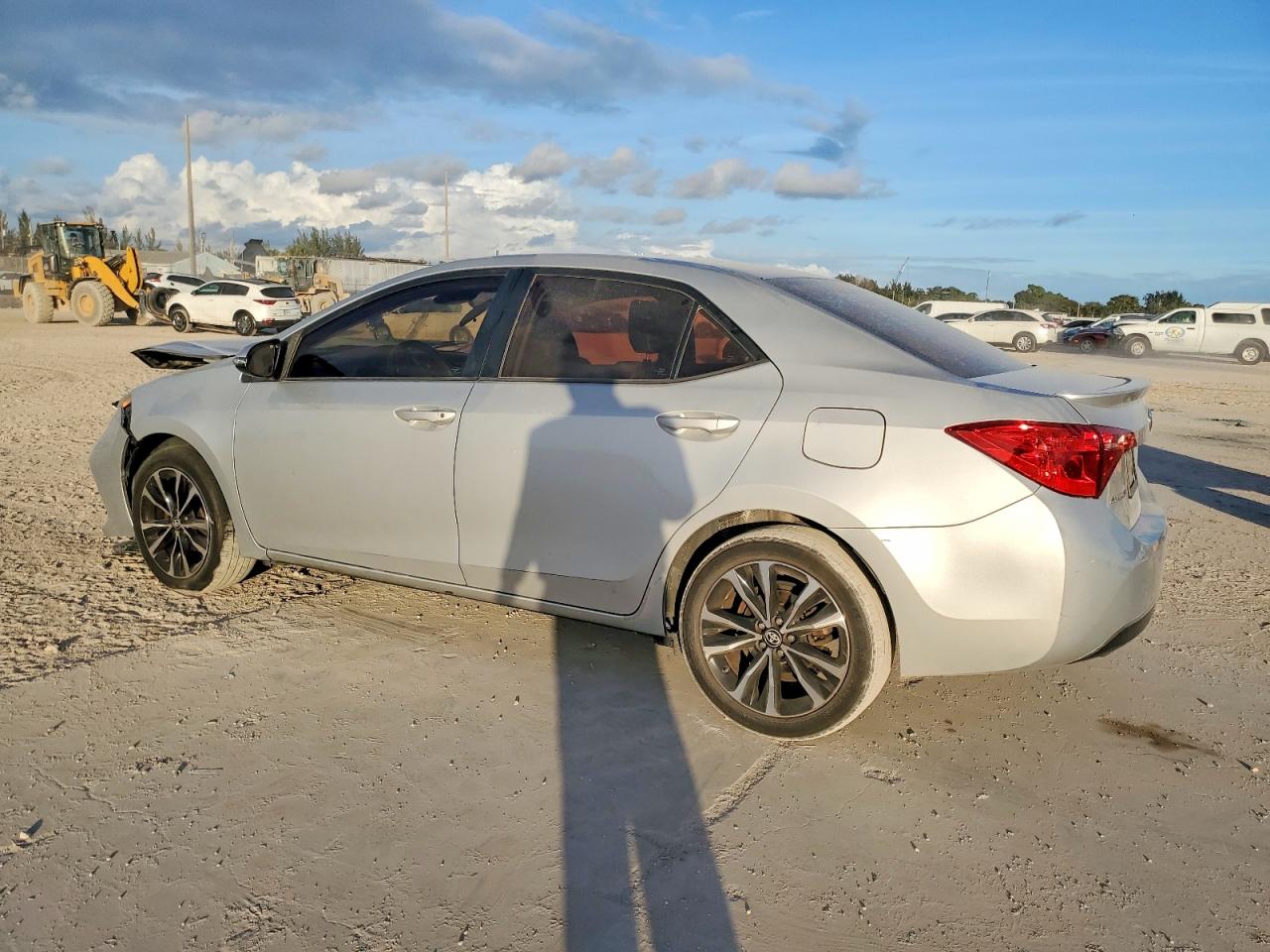 2018 TOYOTA COROLLA L photo 2