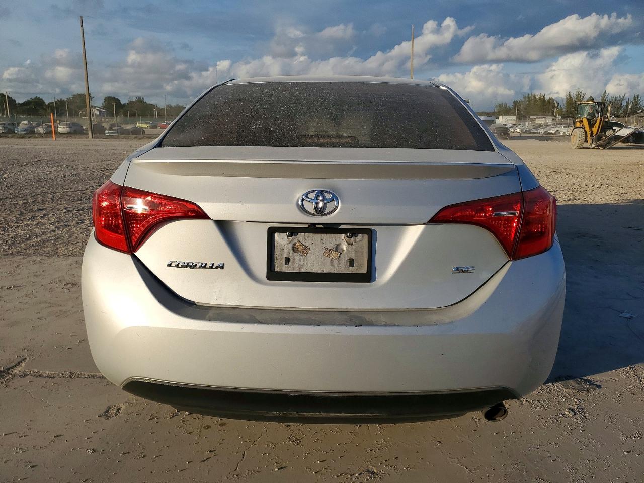 2018 TOYOTA COROLLA L photo 6