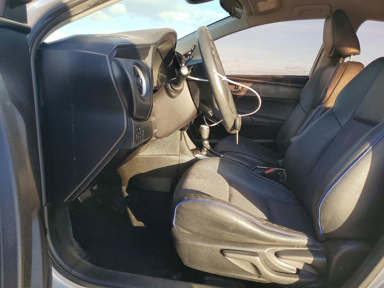 2018 TOYOTA COROLLA L photo 7