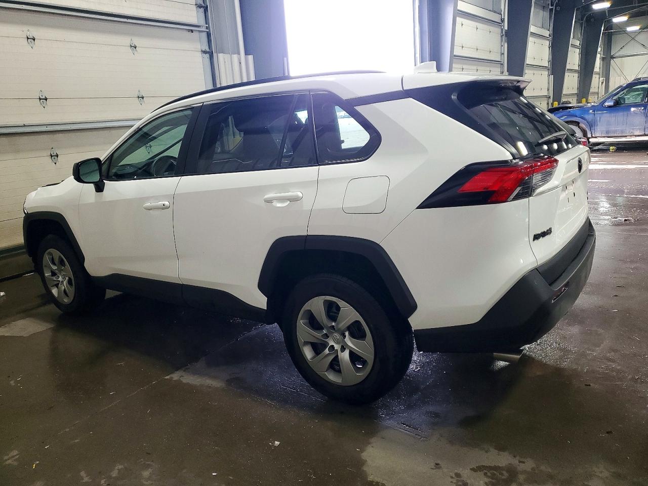 2021 TOYOTA RAV4 LE photo 2