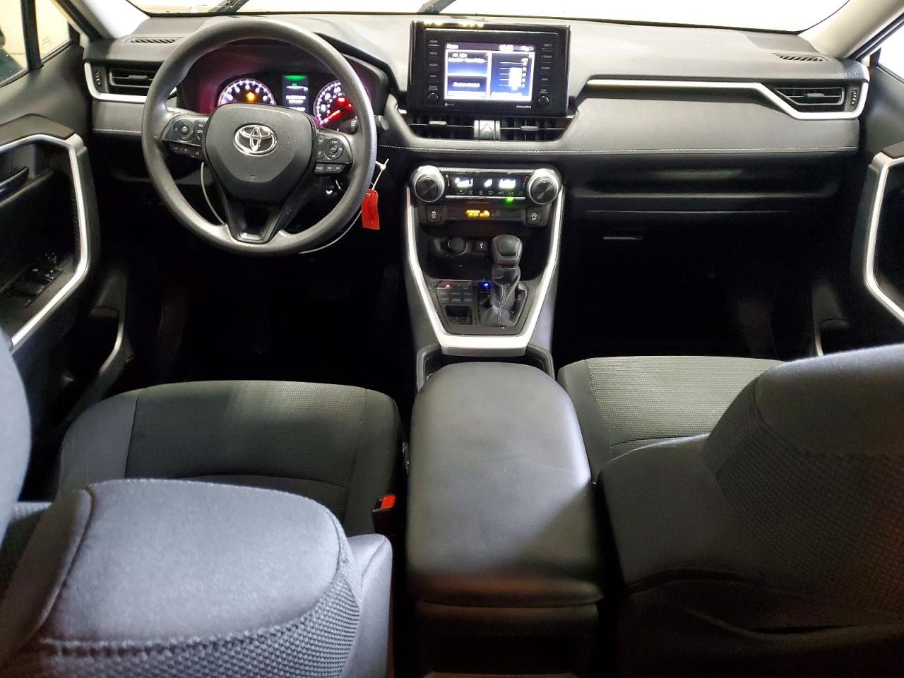 2021 TOYOTA RAV4 LE photo 8