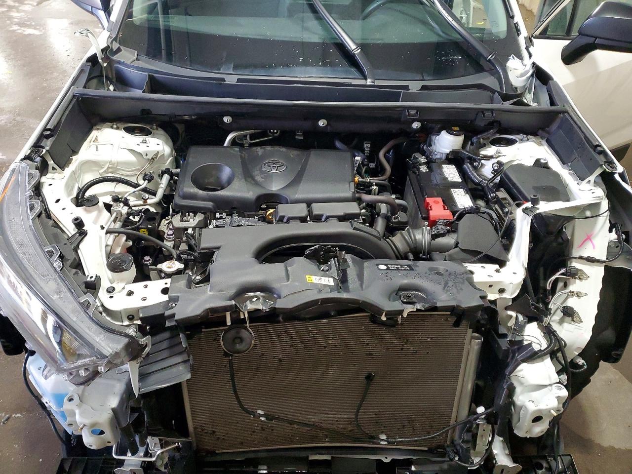 2021 TOYOTA RAV4 LE photo 12