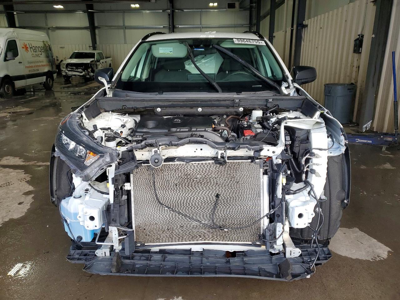 2021 TOYOTA RAV4 LE photo 5