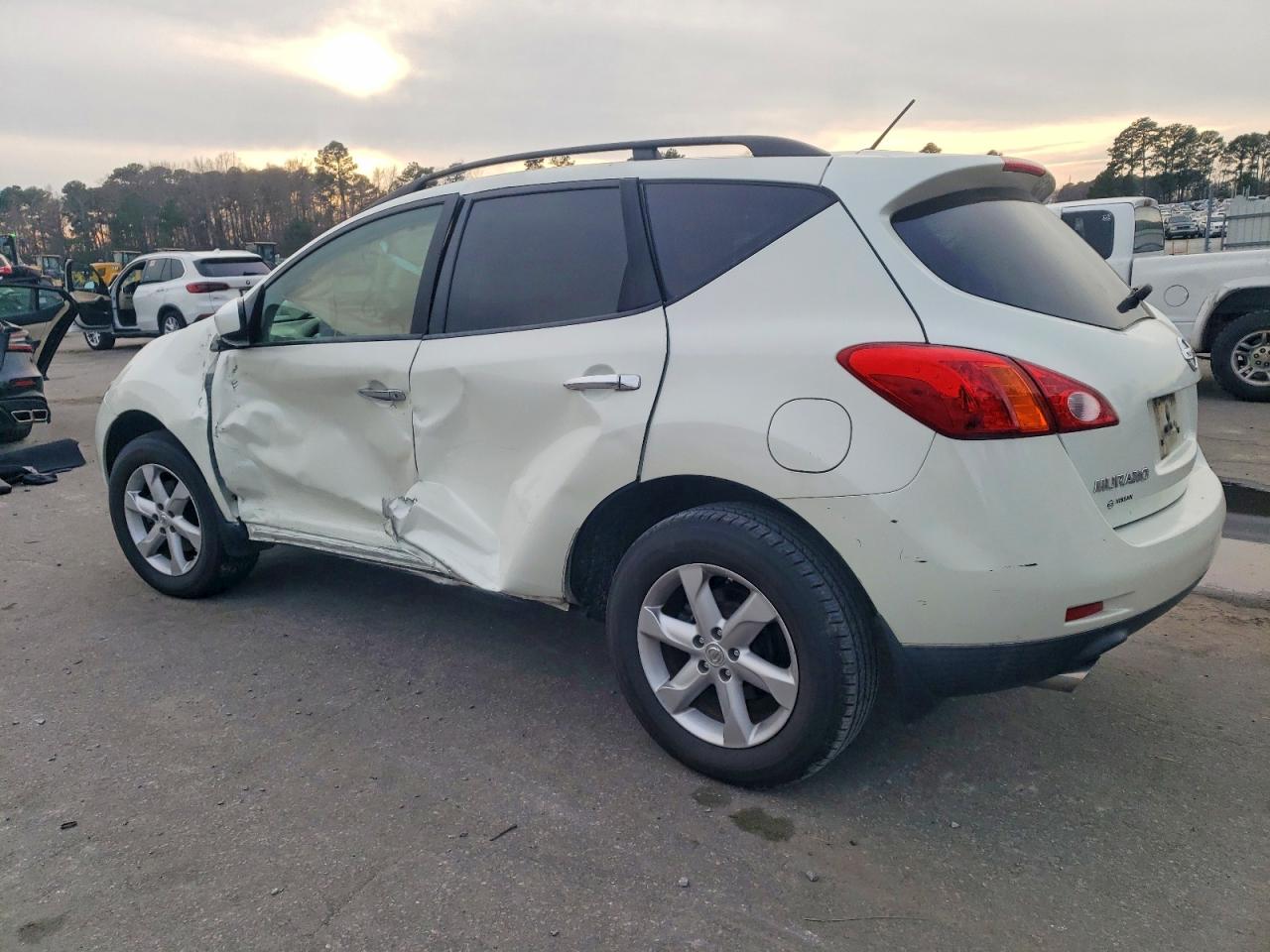 2009 NISSAN MURANO S photo 2