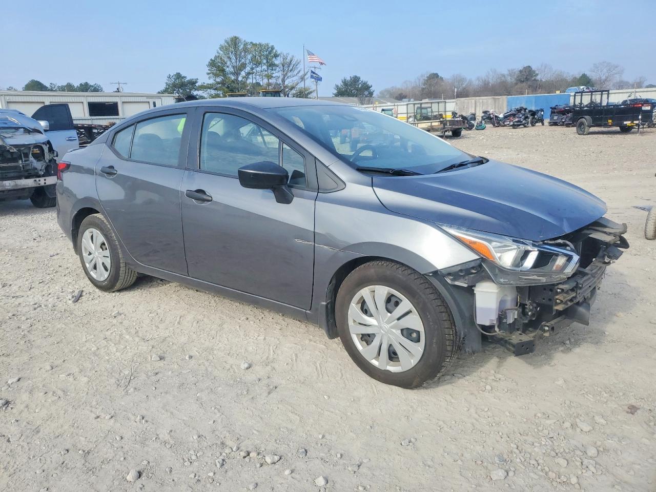 2020 NISSAN VERSA S photo 4