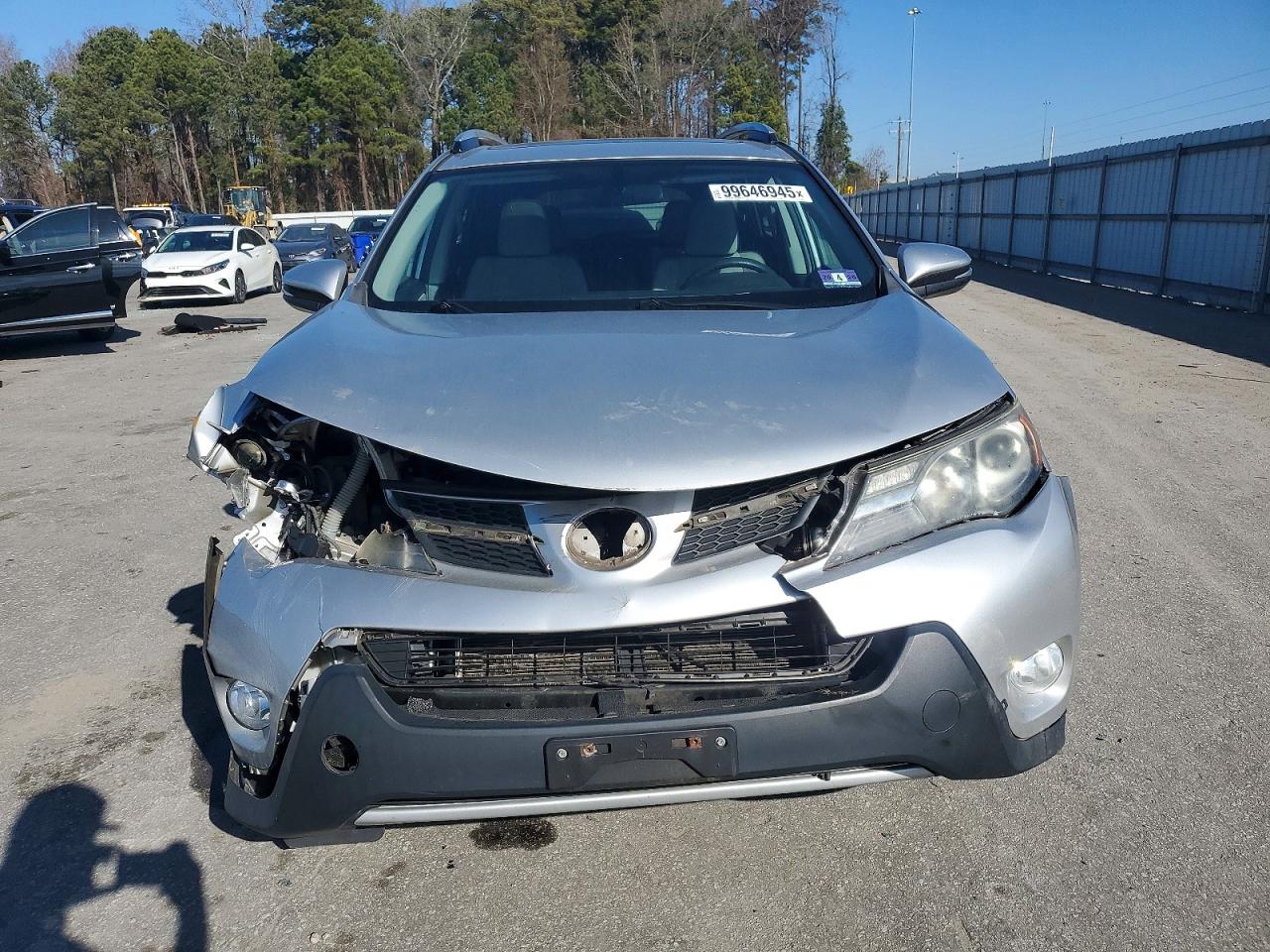 2015 TOYOTA RAV4 XLE photo 5