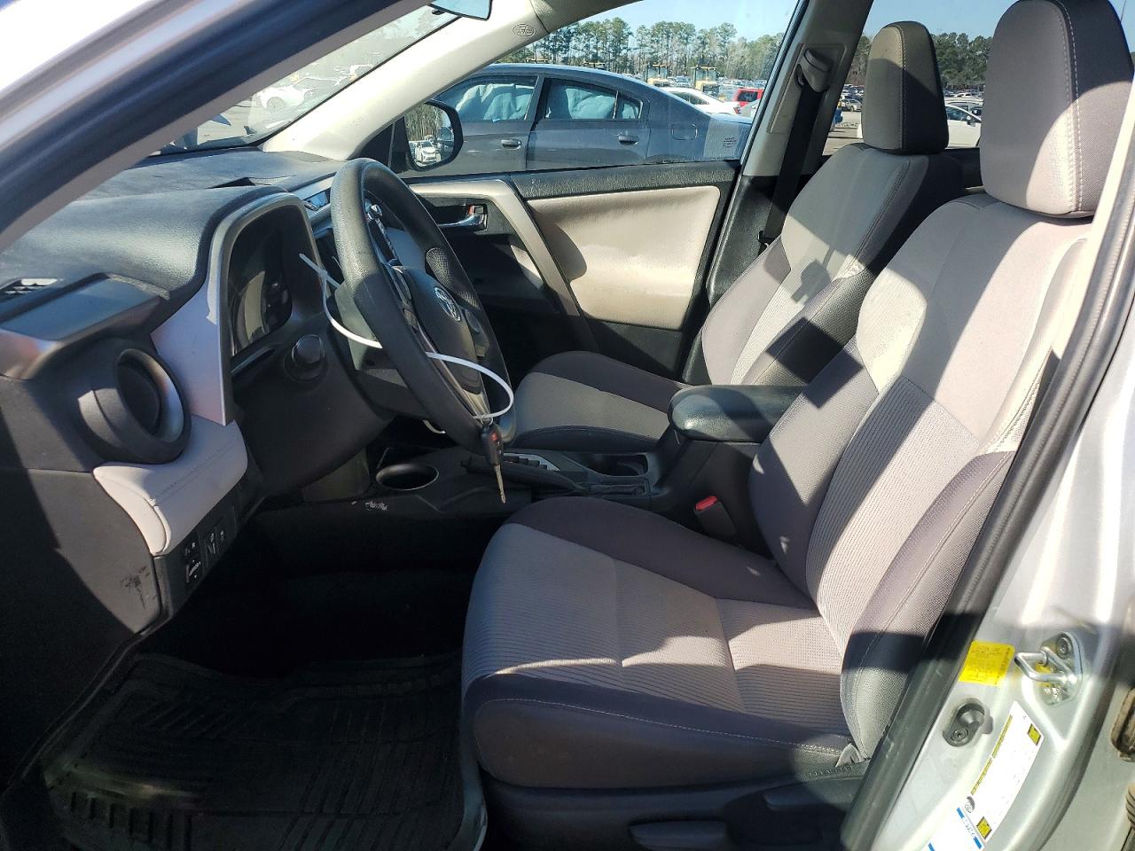 2015 TOYOTA RAV4 XLE photo 7