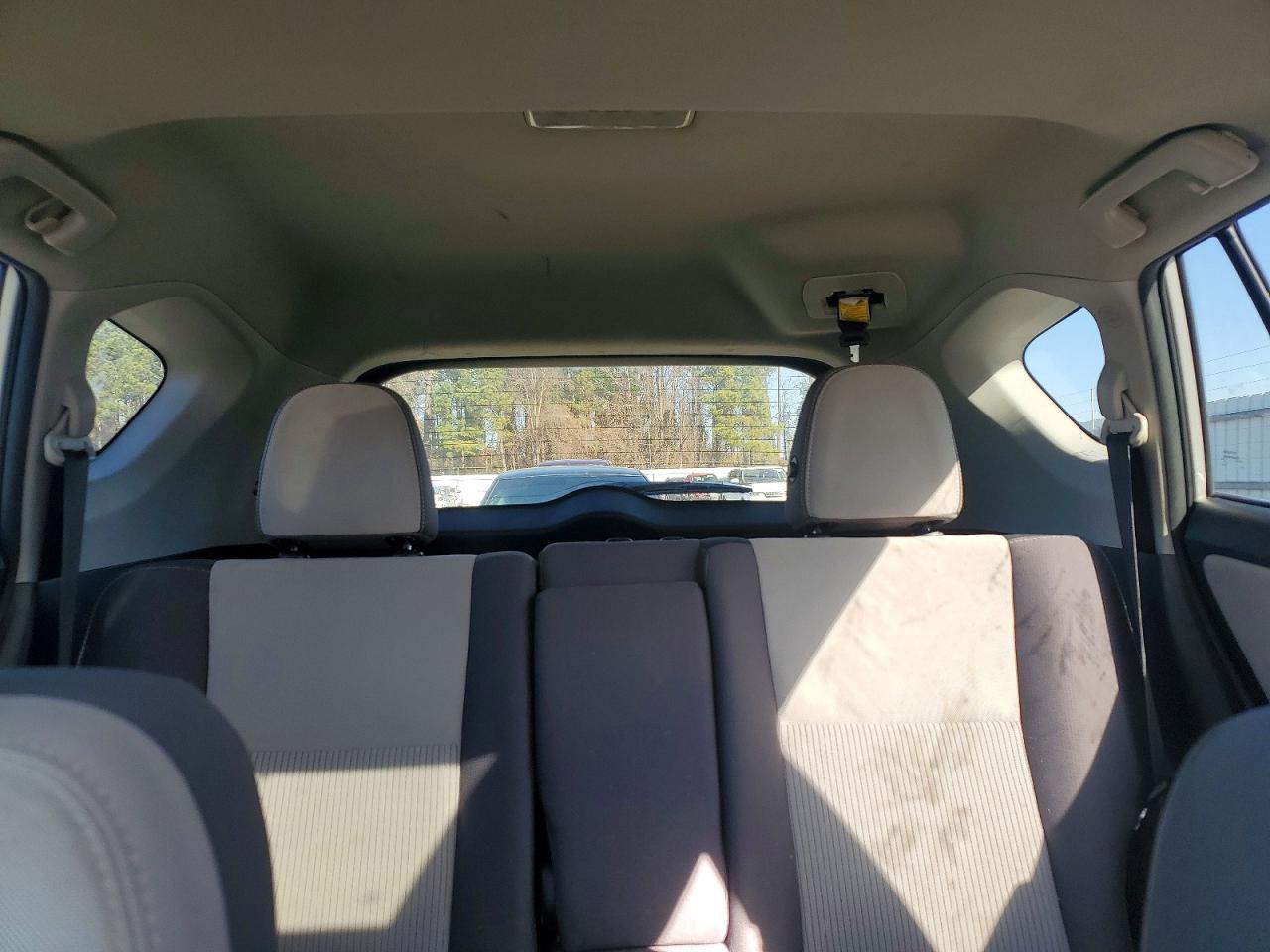 2015 TOYOTA RAV4 XLE photo 10