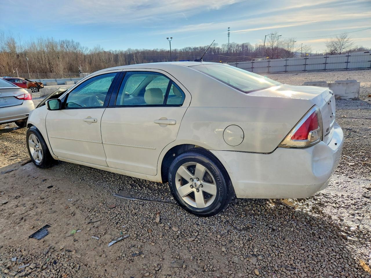 2008 FORD FUSION SE photo 2