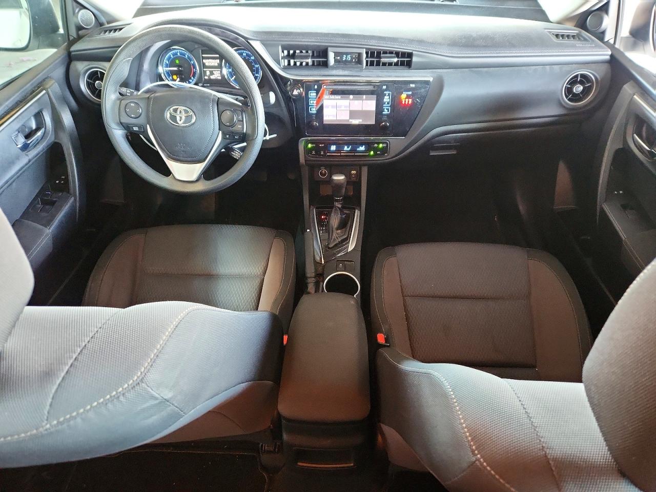 2018 TOYOTA COROLLA L photo 8