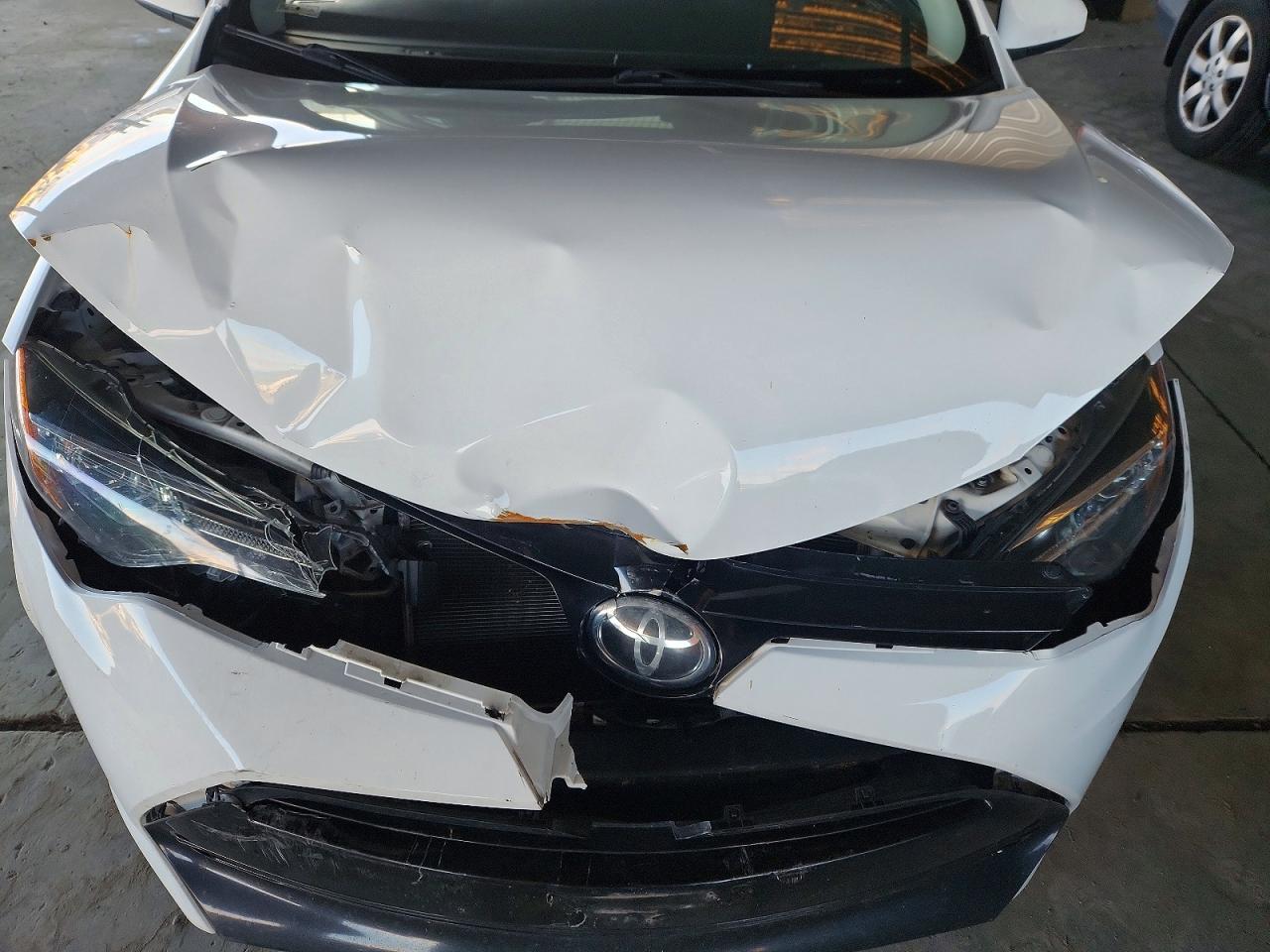2018 TOYOTA COROLLA L photo 11