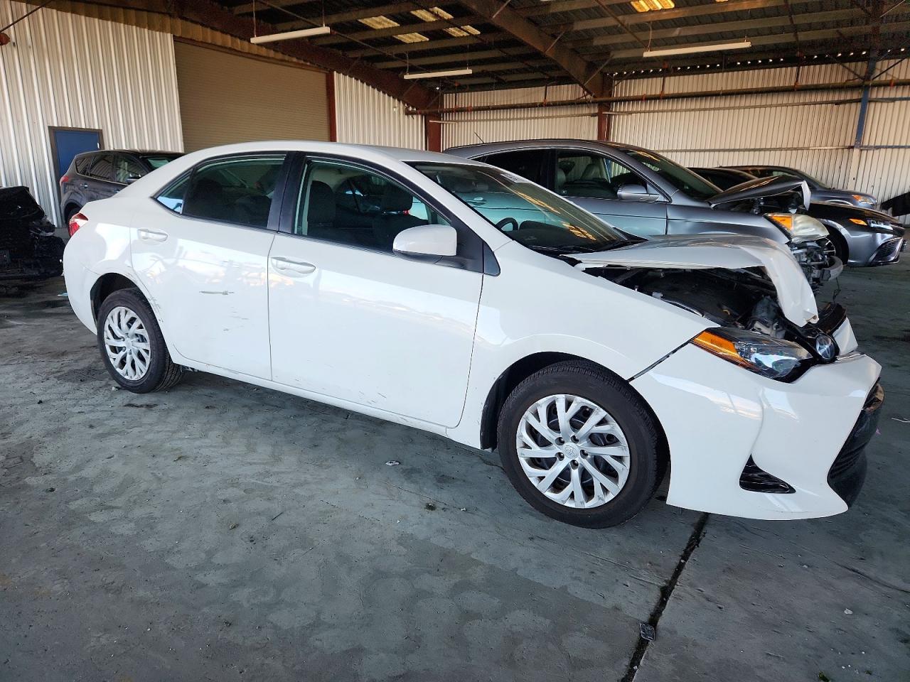 2018 TOYOTA COROLLA L photo 4