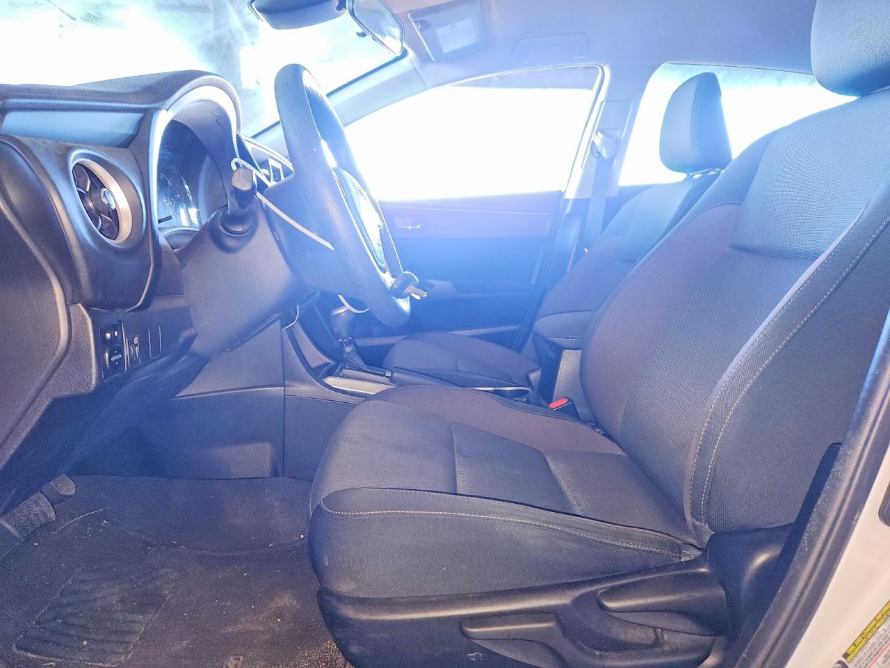2018 TOYOTA COROLLA L photo 7