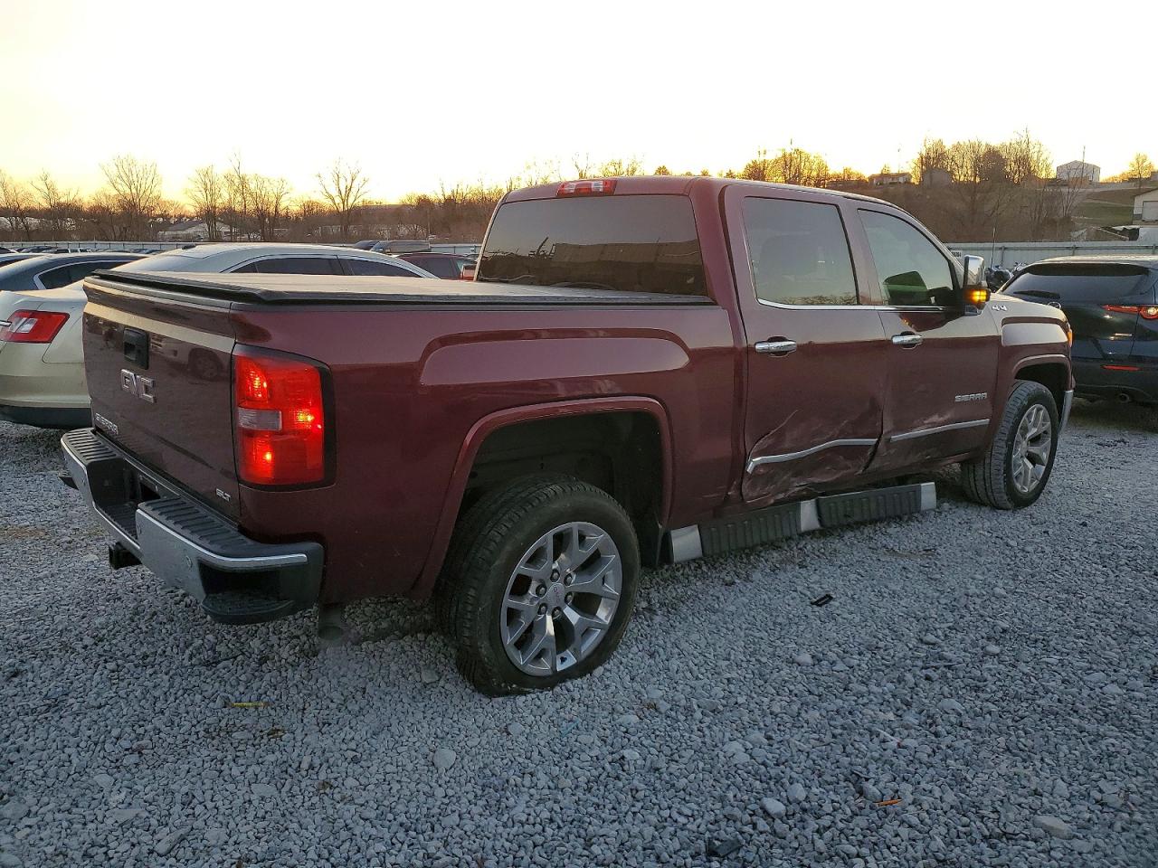 2015 GMC SIERRA K1500 SLT photo 3