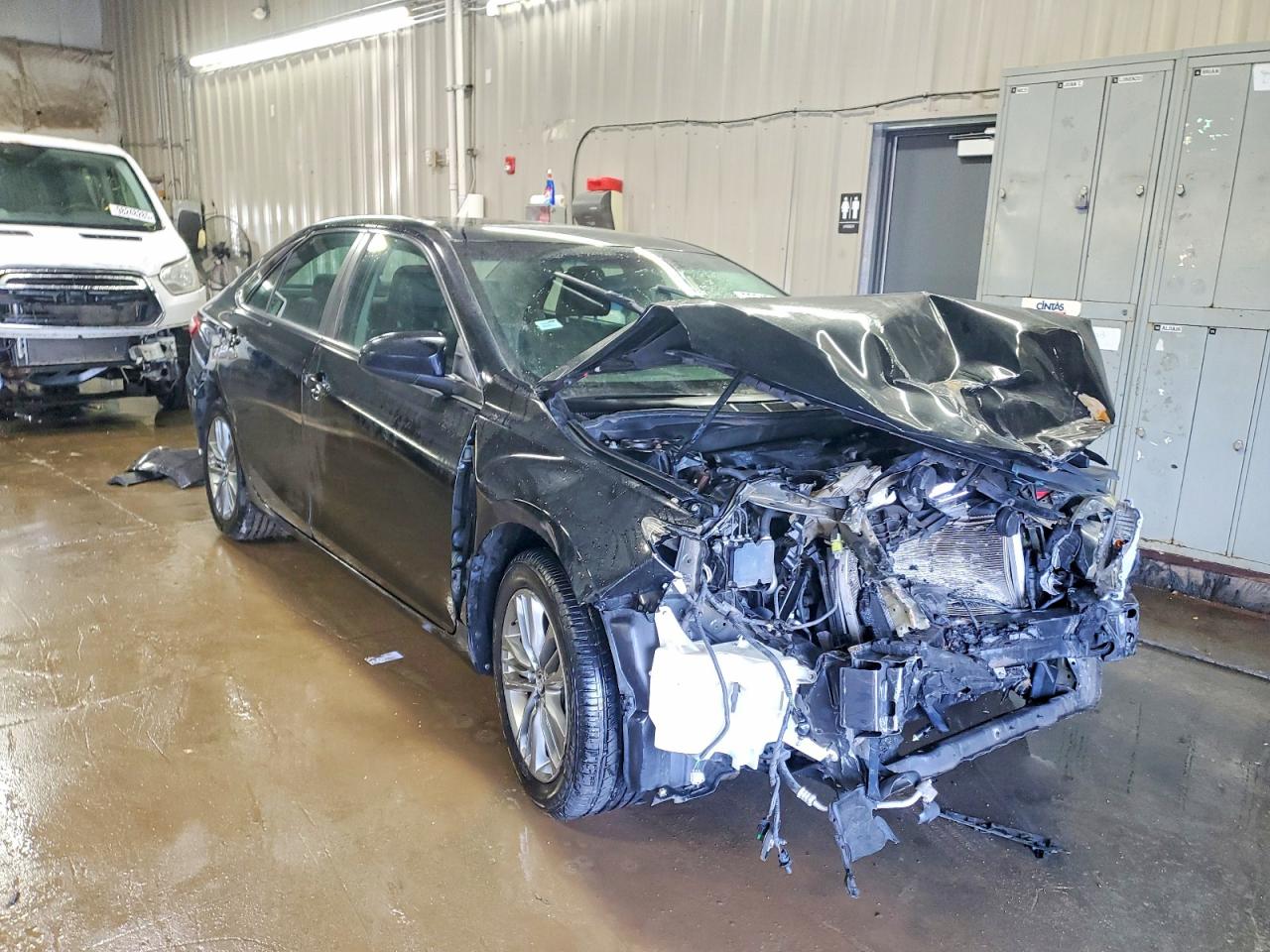 2015 TOYOTA CAMRY LE photo 4