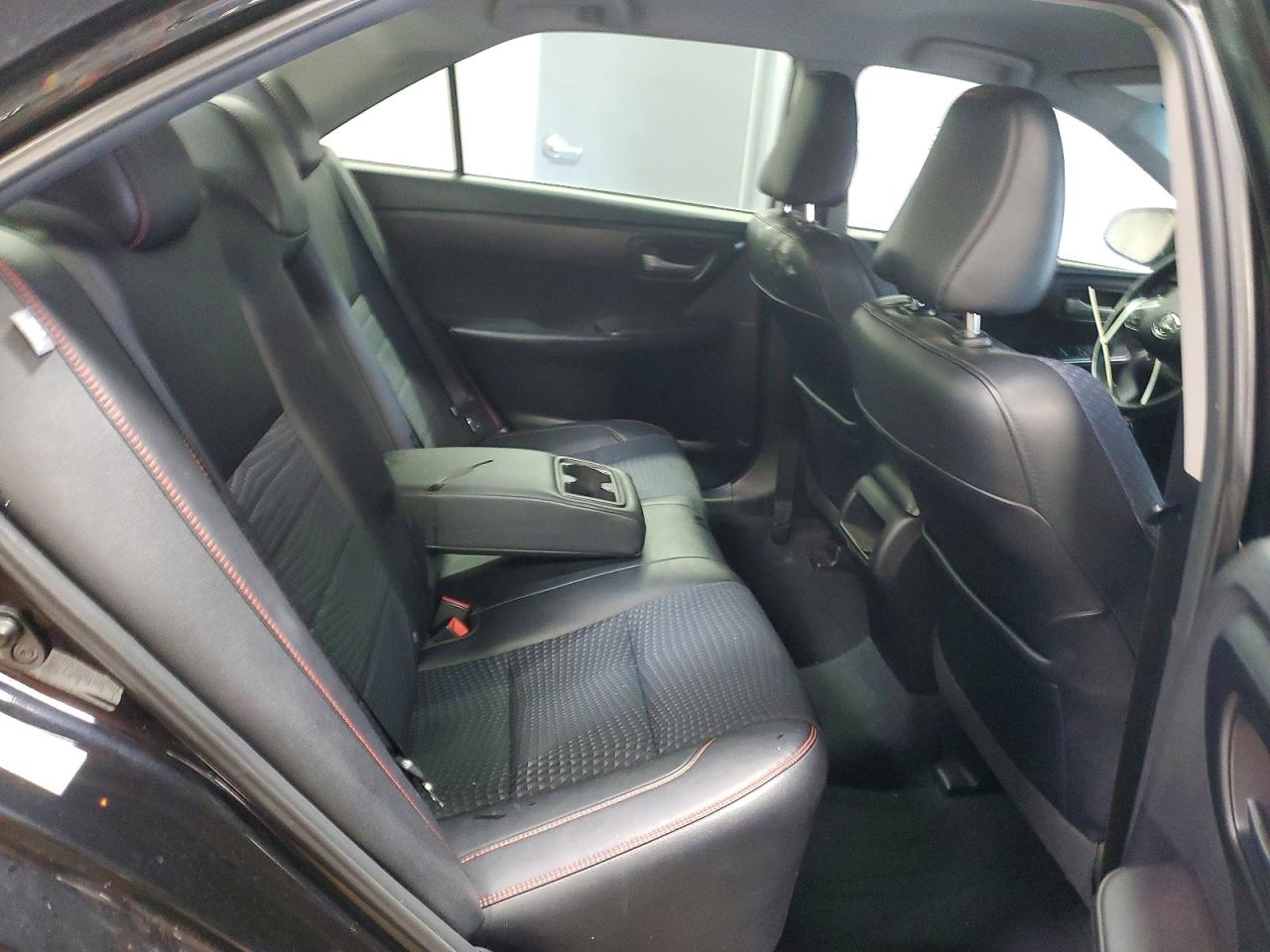 2015 TOYOTA CAMRY LE photo 10