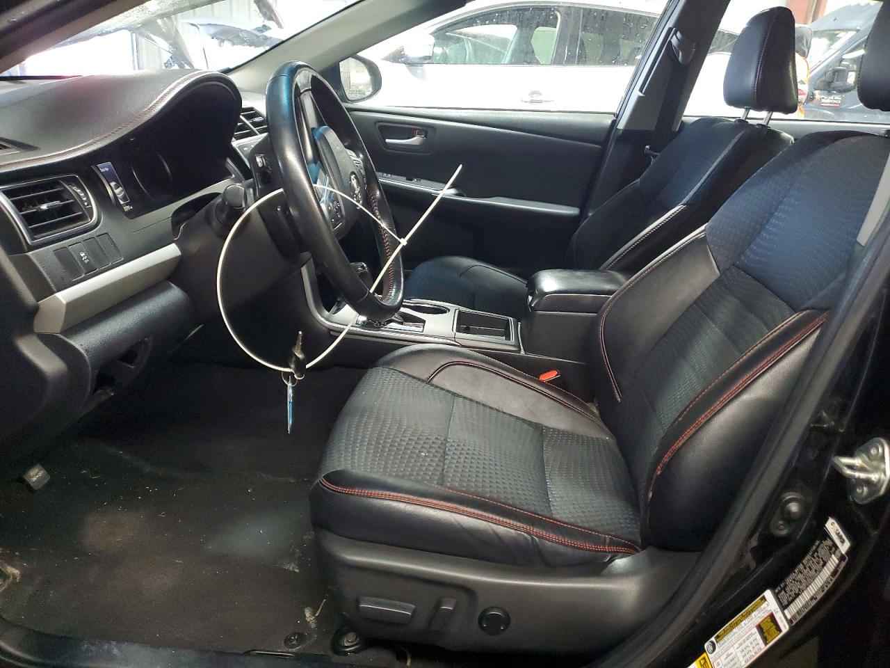 2015 TOYOTA CAMRY LE photo 7
