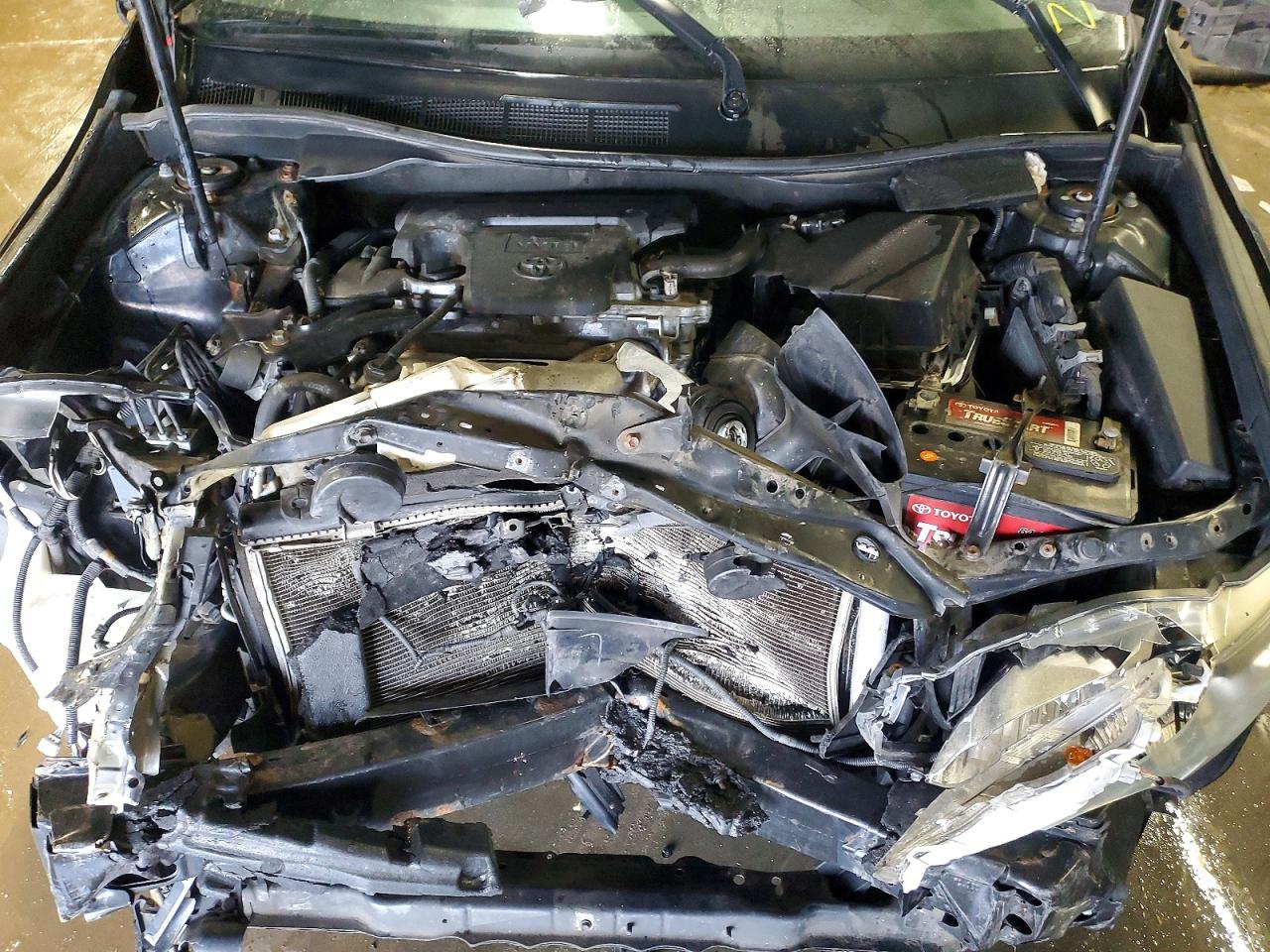 2015 TOYOTA CAMRY LE photo 11