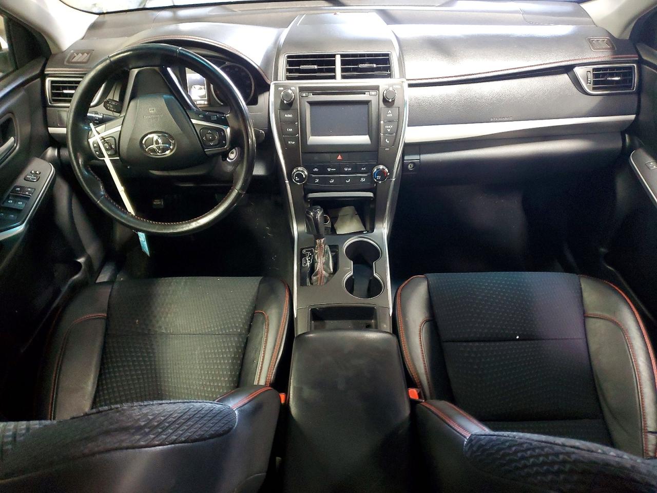 2015 TOYOTA CAMRY LE photo 8