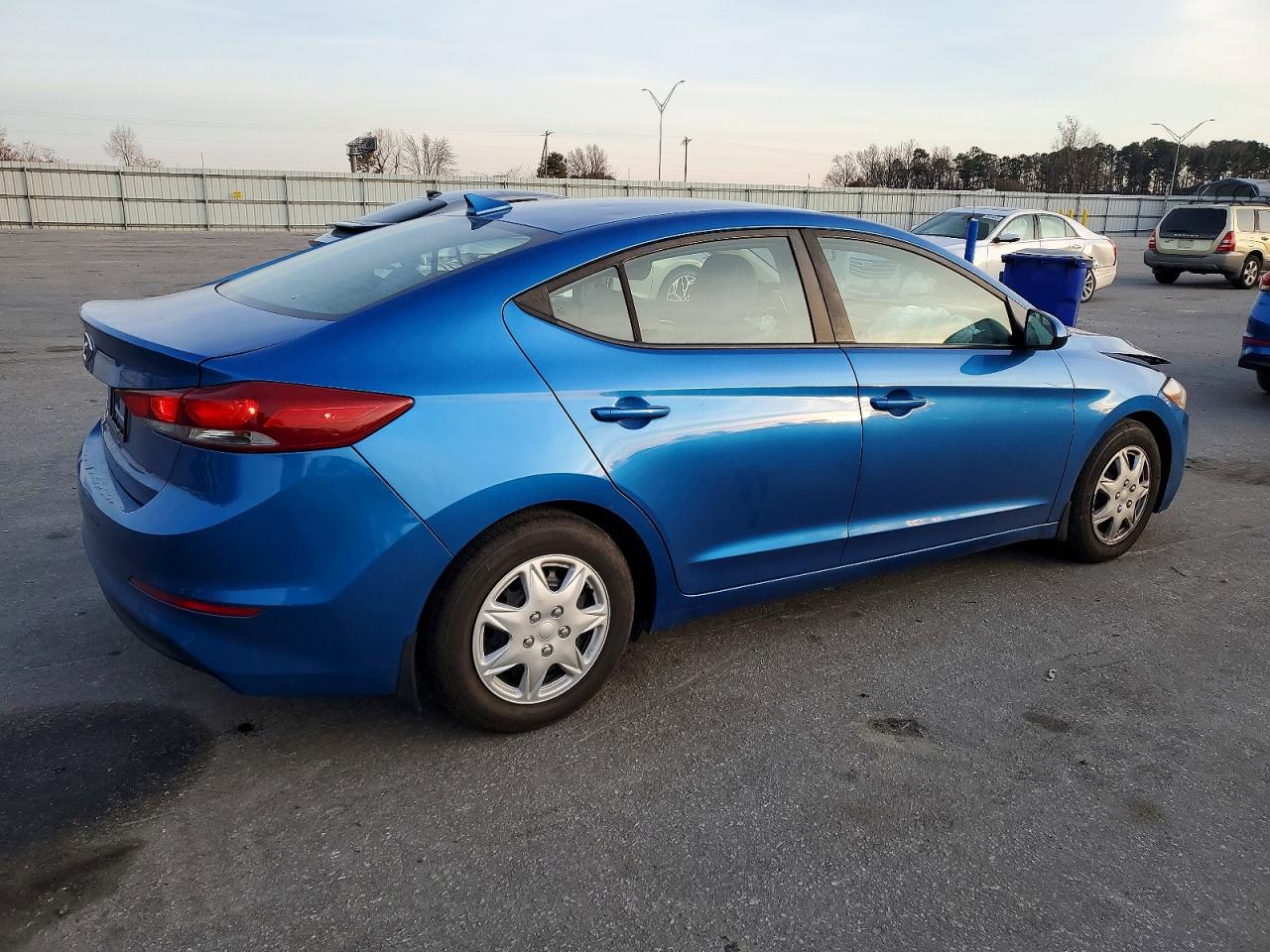 2017 HYUNDAI ELANTRA SE photo 3