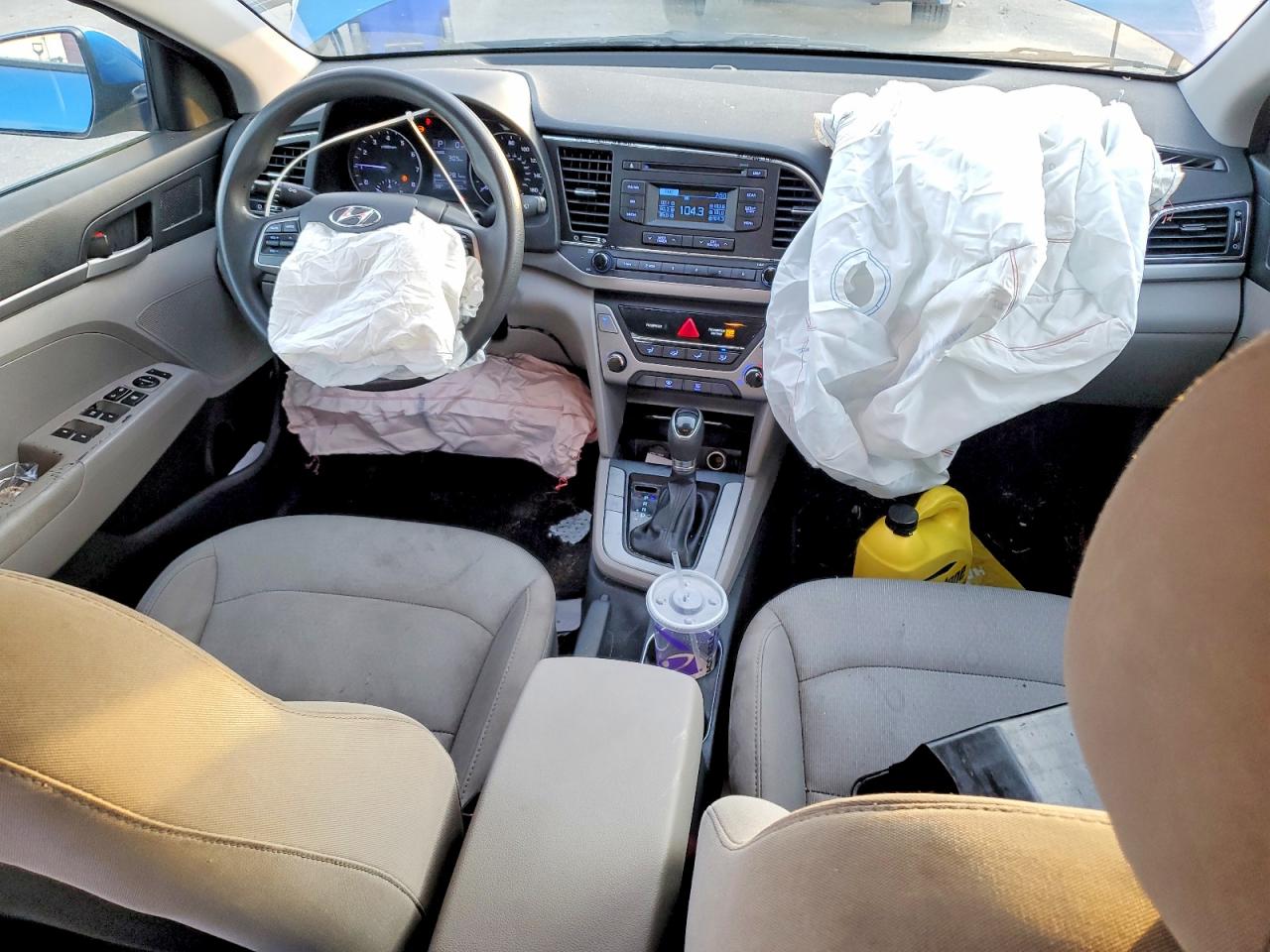2017 HYUNDAI ELANTRA SE photo 8