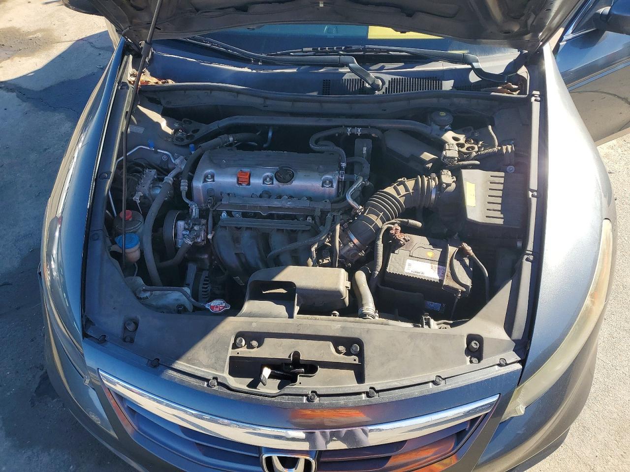 2012 HONDA ACCORD LX photo 11