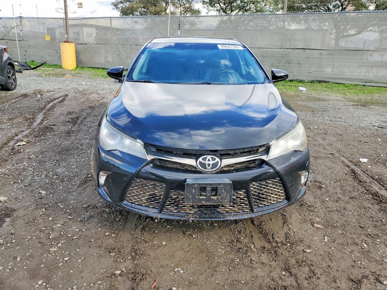 2017 TOYOTA CAMRY LE photo 5