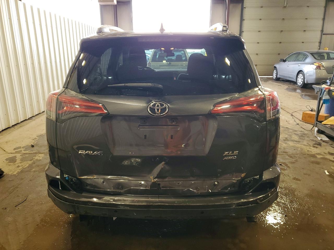 2016 TOYOTA RAV4 XLE photo 6
