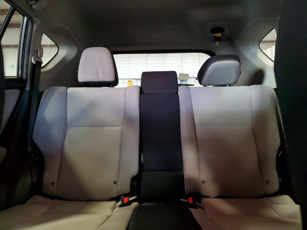2016 TOYOTA RAV4 XLE photo 10