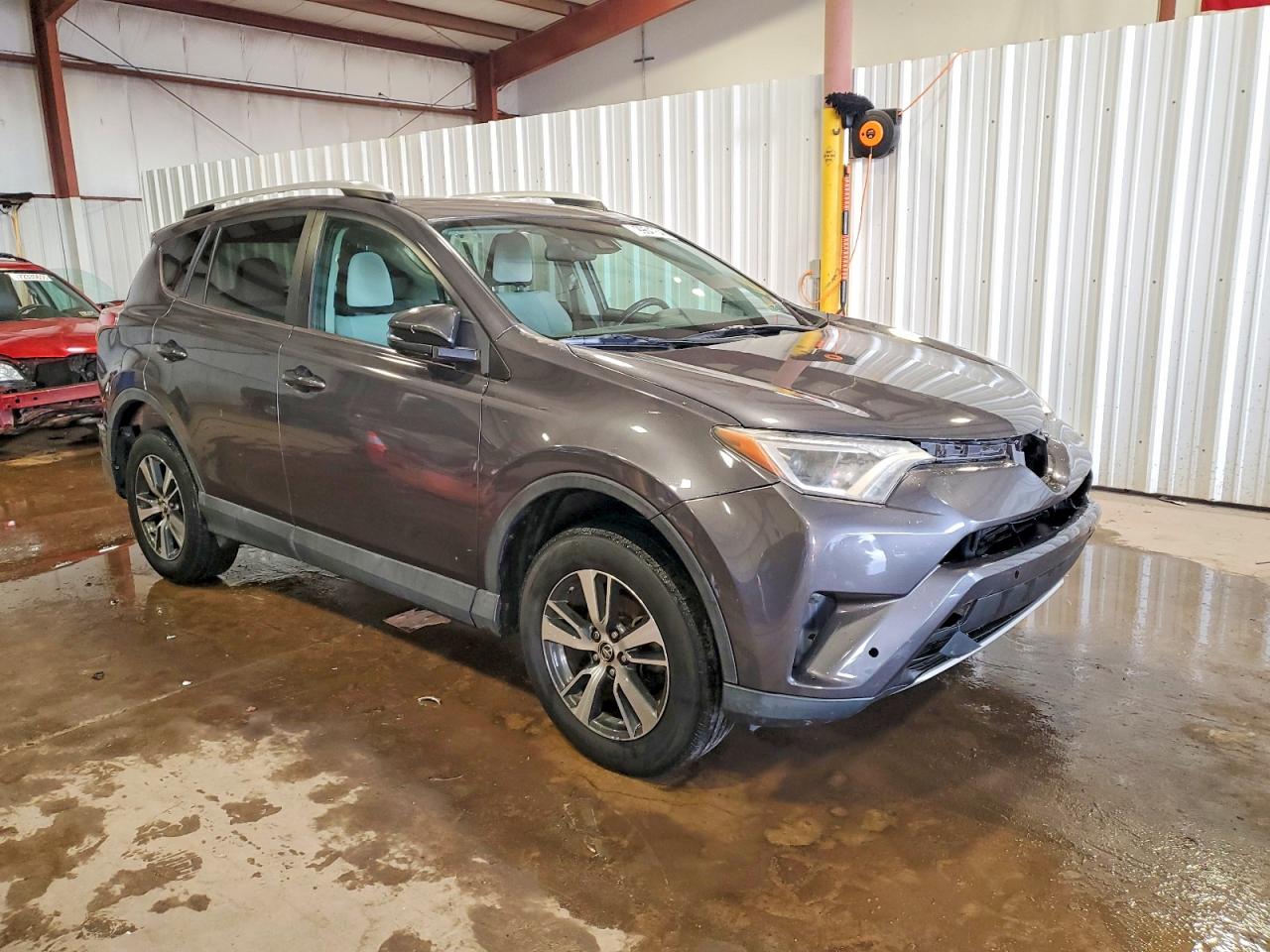 2016 TOYOTA RAV4 XLE photo 4