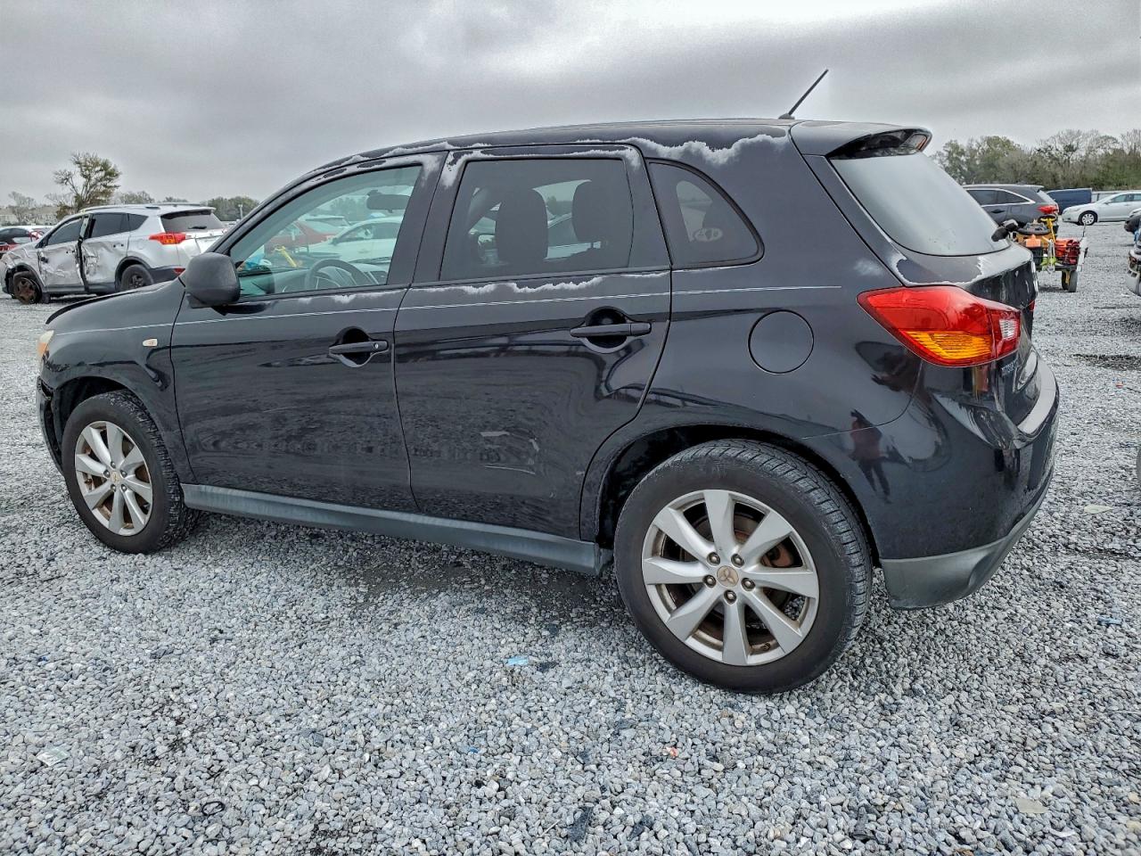 2014 MITSUBISHI OUTLANDER SPORT ES photo 2