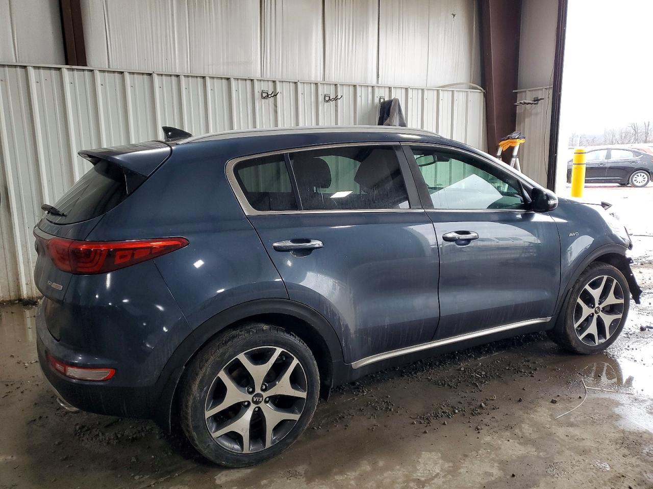 2017 KIA SPORTAGE SX photo 3