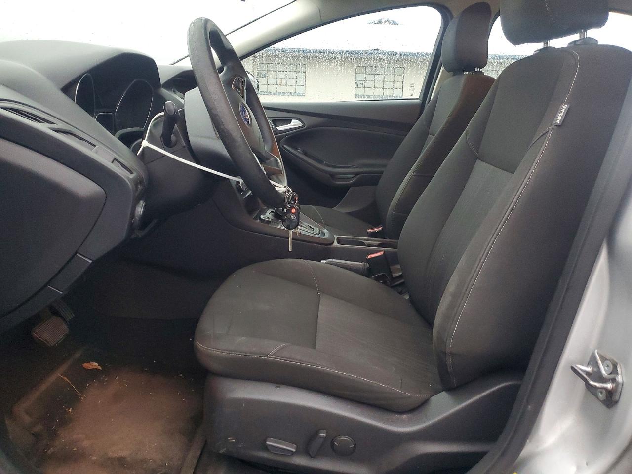 2015 FORD FOCUS SE photo 7