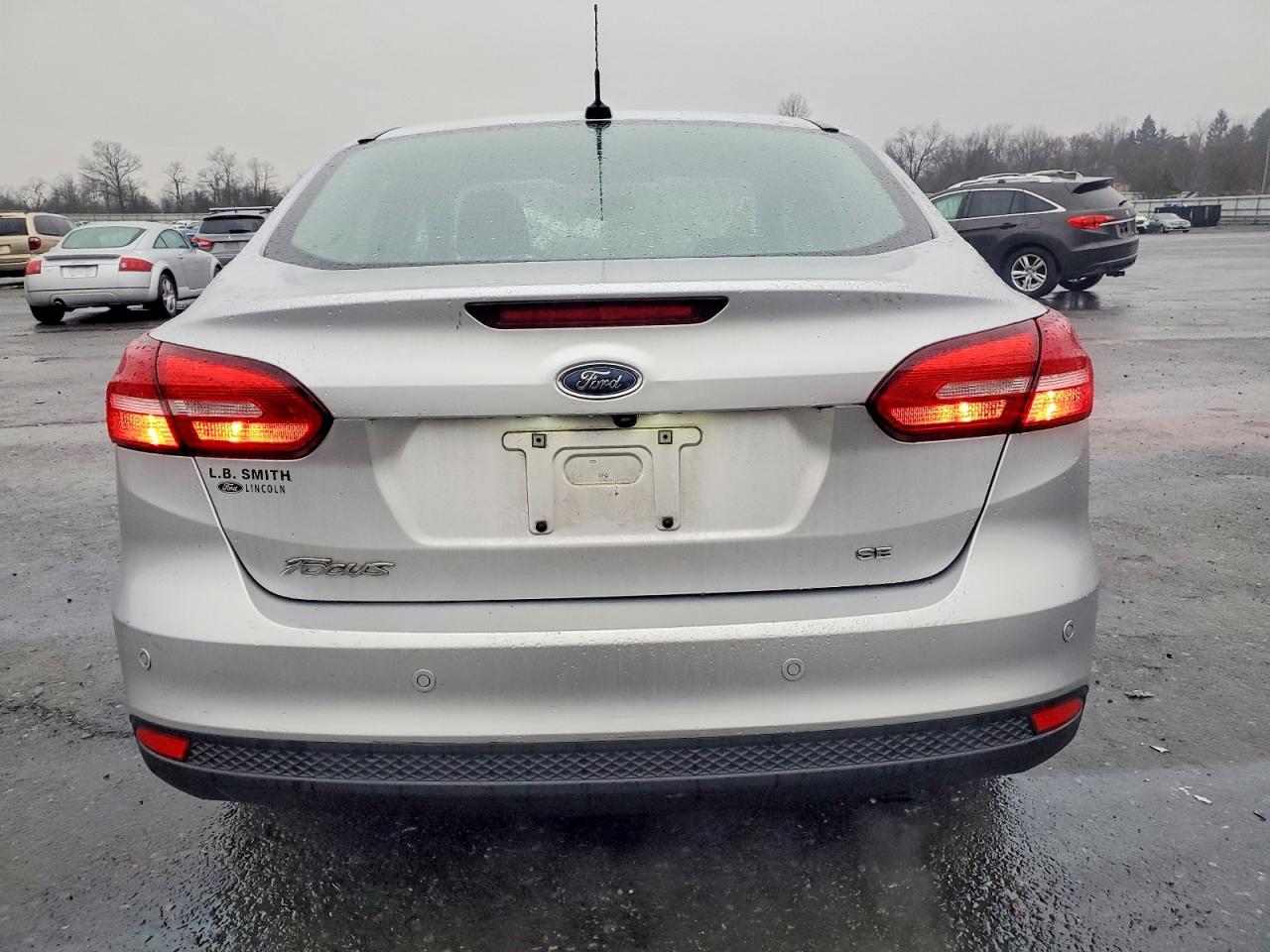 2015 FORD FOCUS SE photo 6