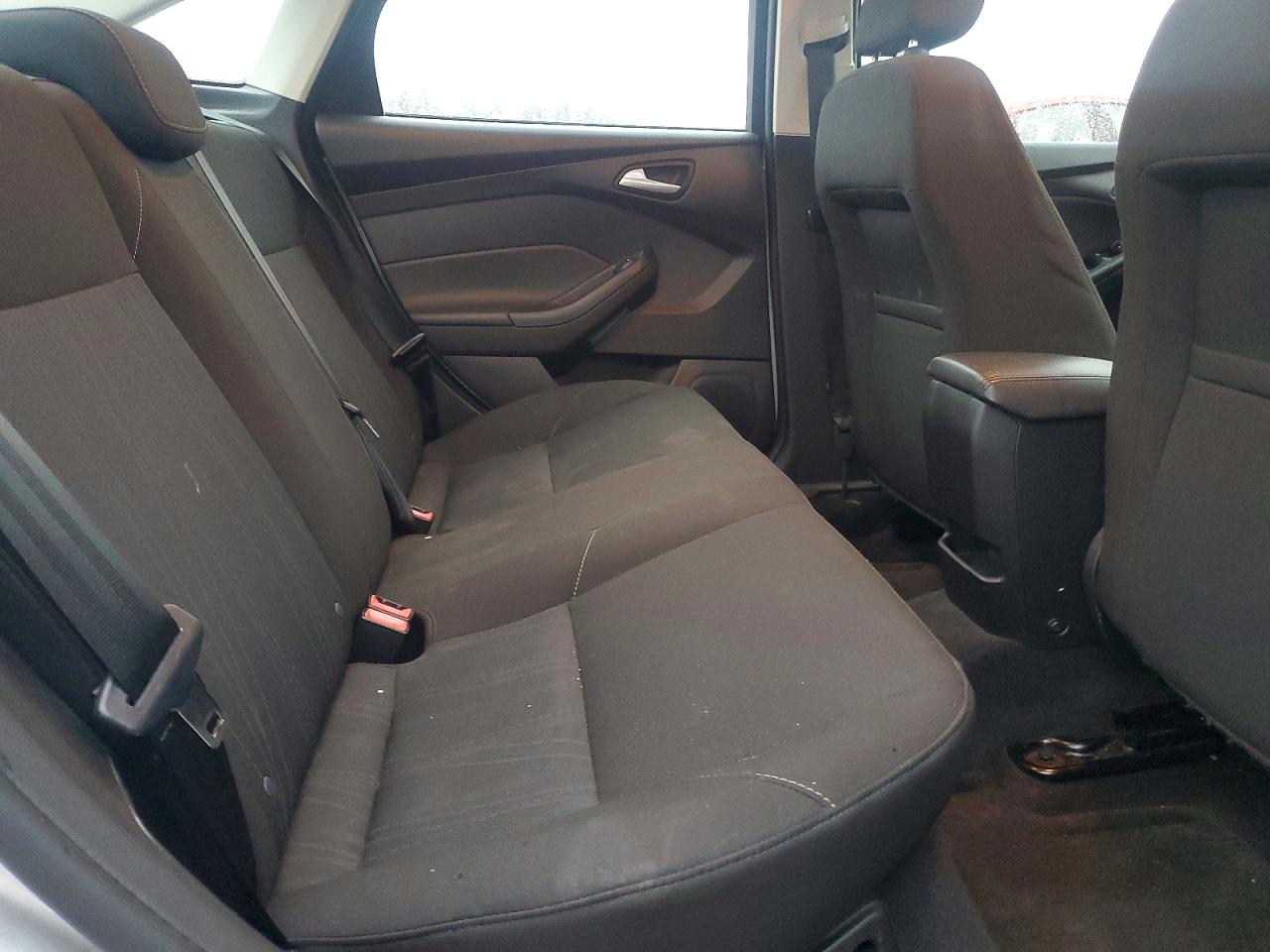 2015 FORD FOCUS SE photo 10