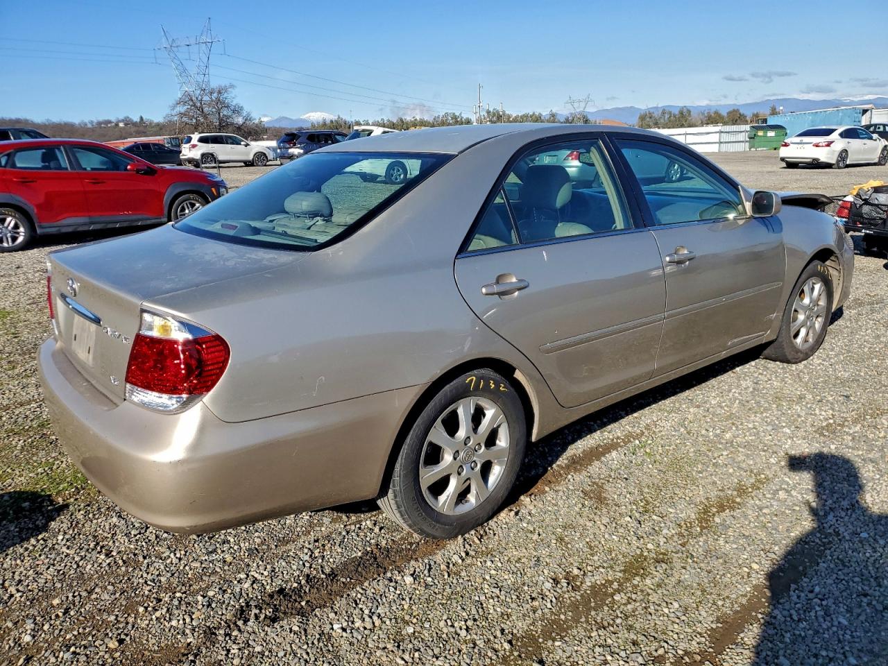 2005 TOYOTA CAMRY LE photo 3