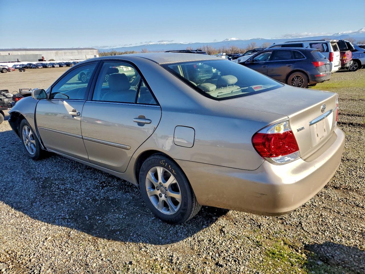 2005 TOYOTA CAMRY LE photo 2