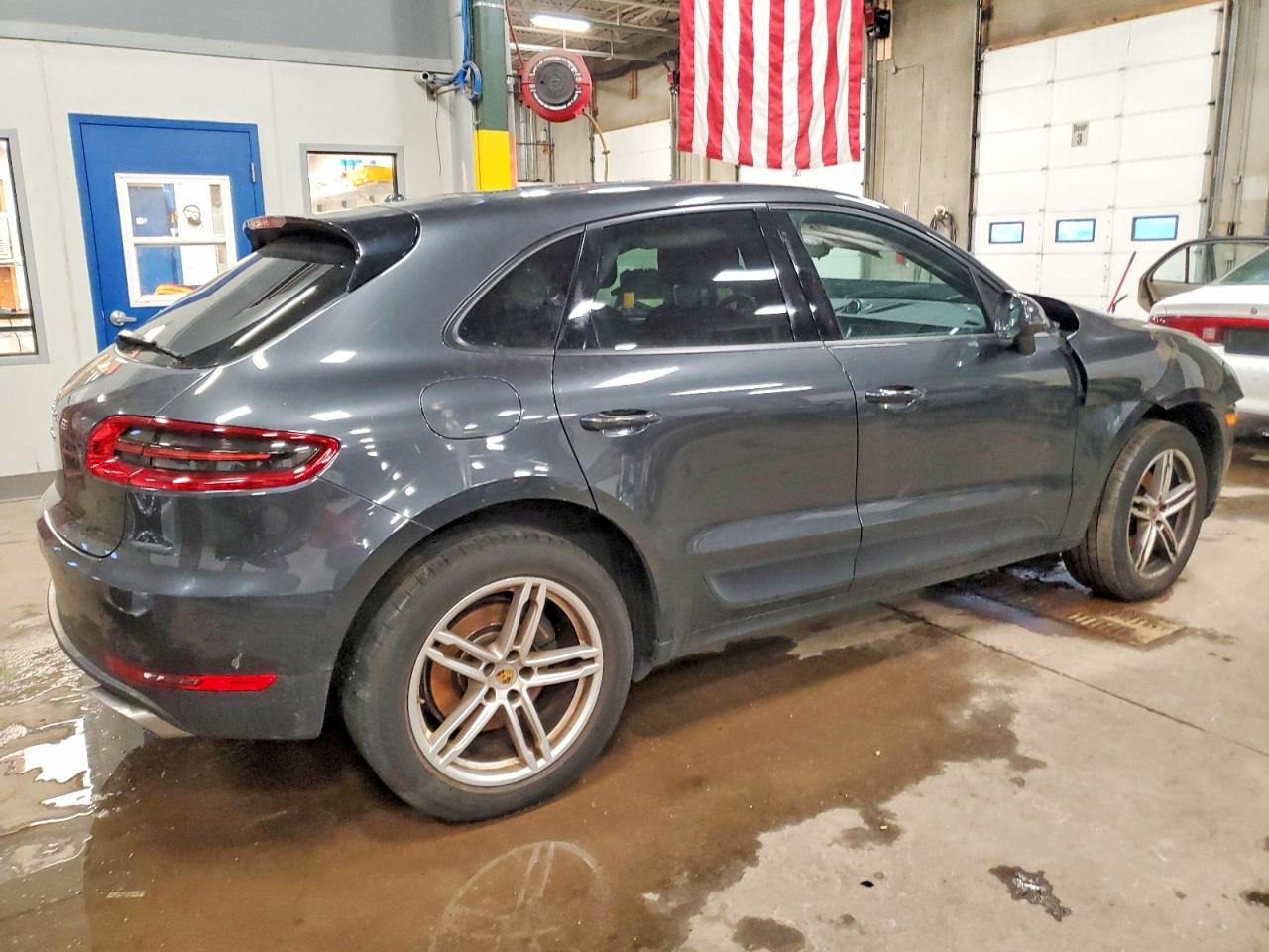 2018 PORSCHE MACAN photo 3