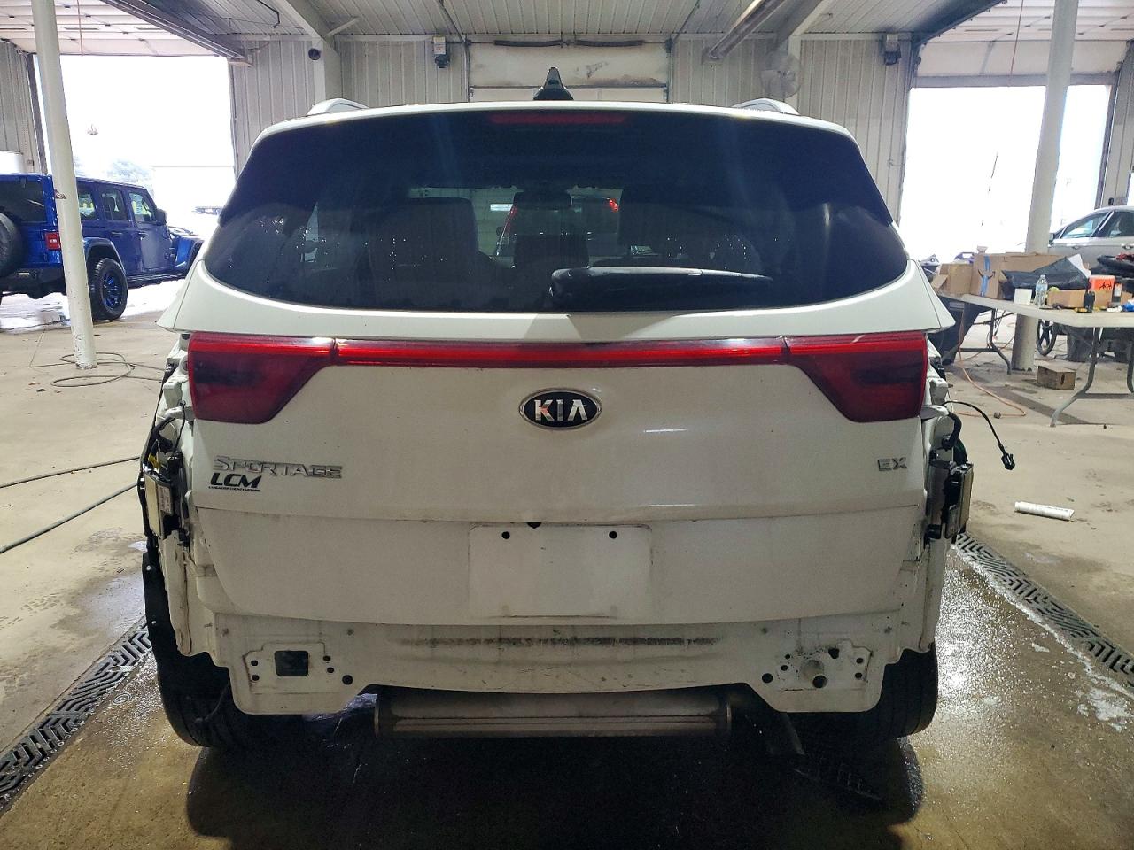 2017 KIA SPORTAGE EX photo 6