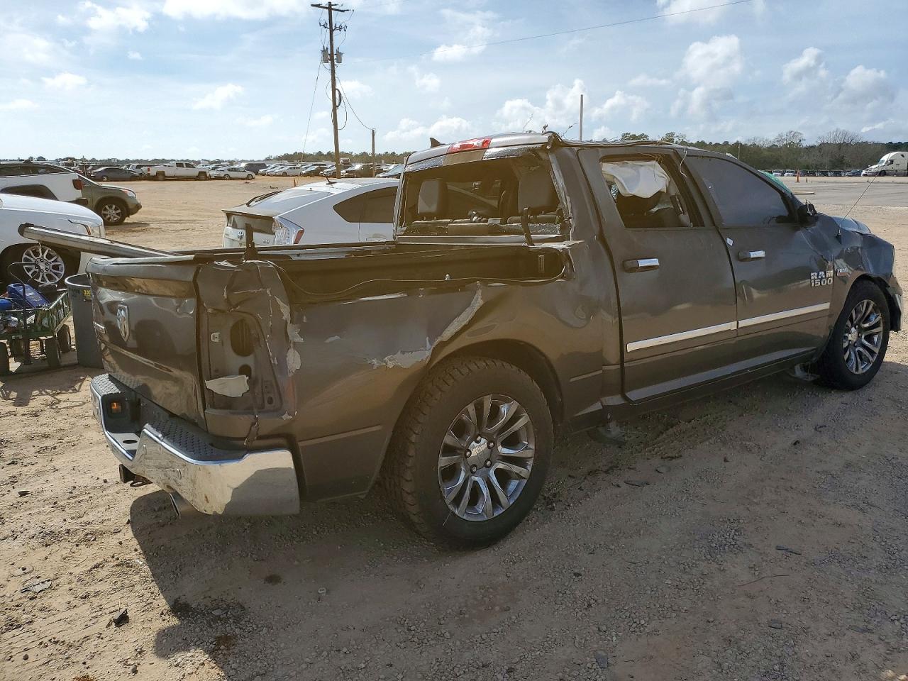 2014 RAM 1500 LONGHORN photo 3
