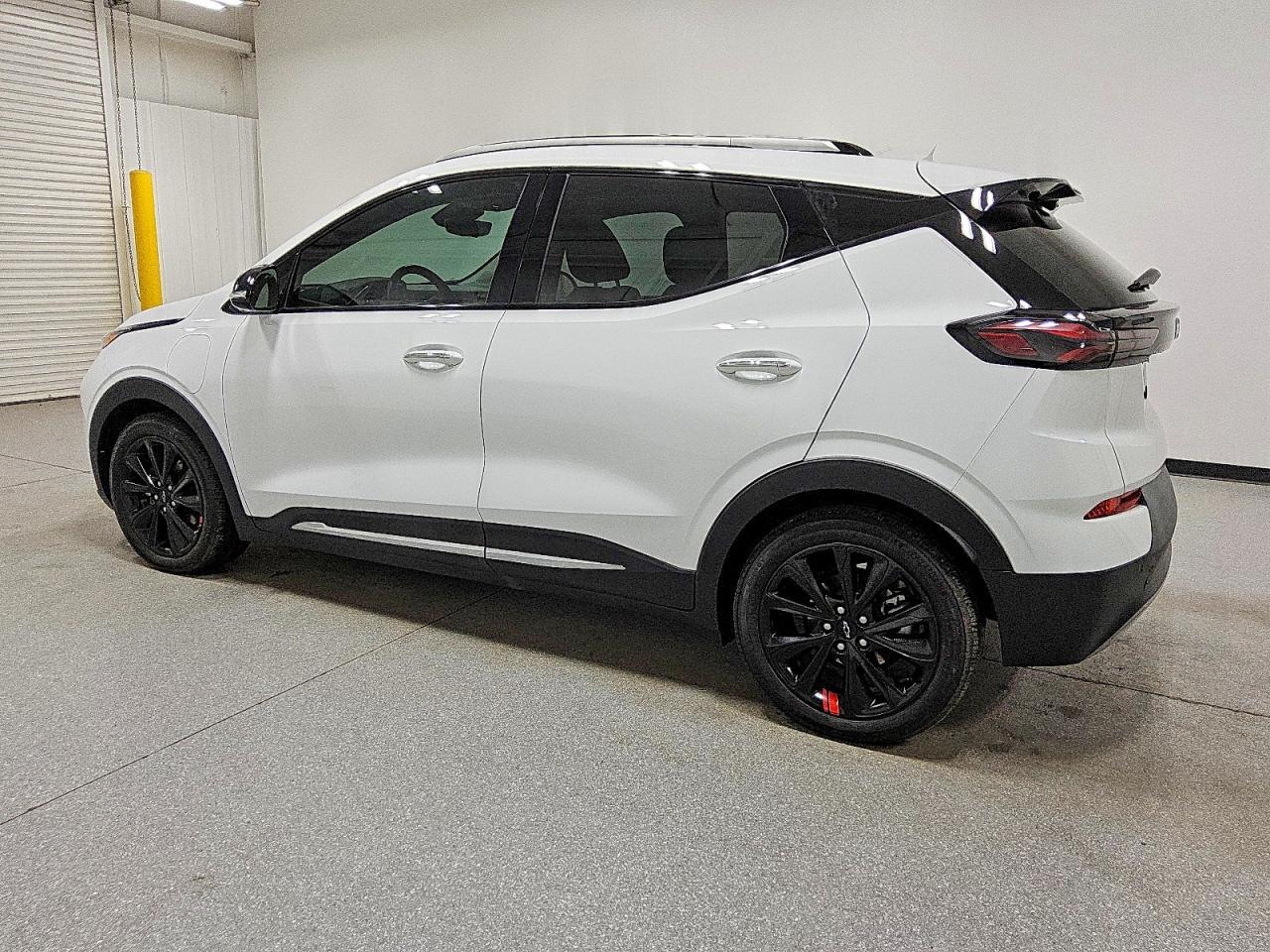 2023 CHEVROLET BOLT EUV PREMIER photo 2