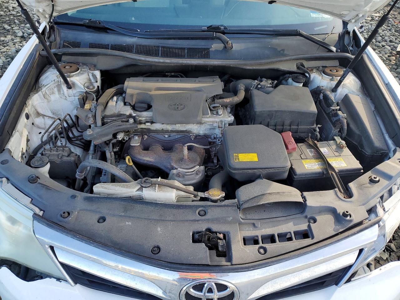 2014 TOYOTA CAMRY L photo 11