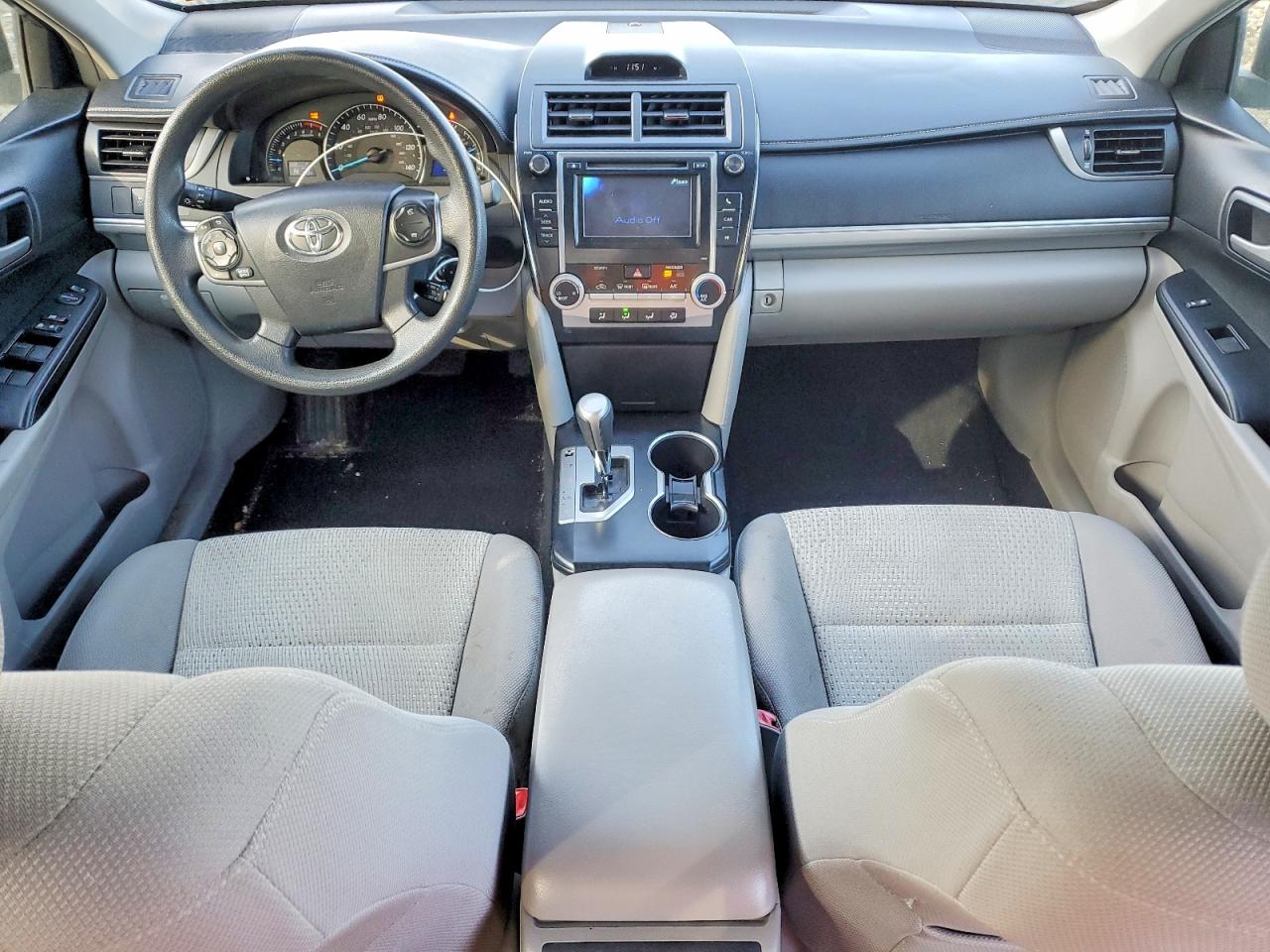 2014 TOYOTA CAMRY L photo 8