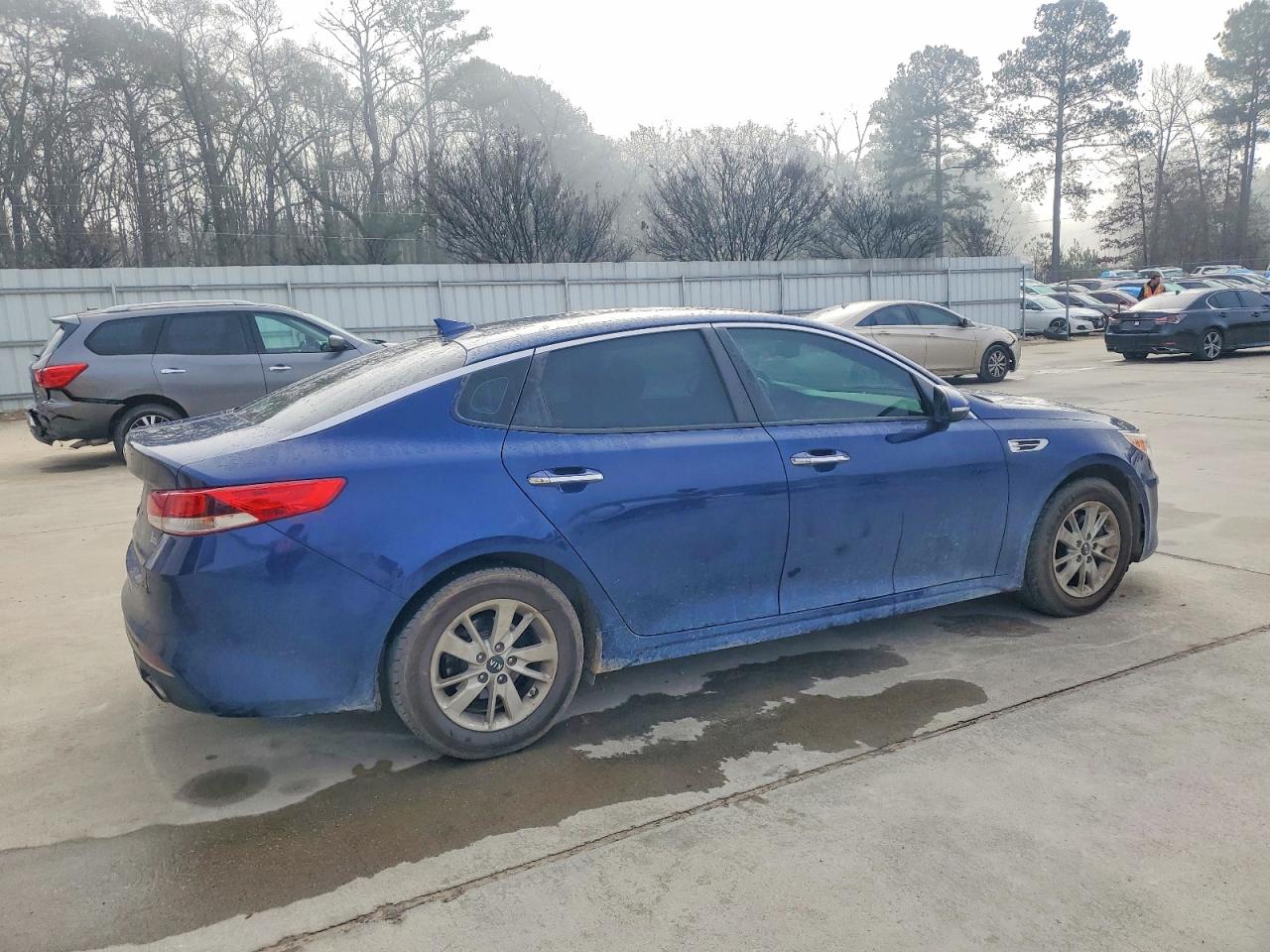 2016 KIA OPTIMA LX photo 3